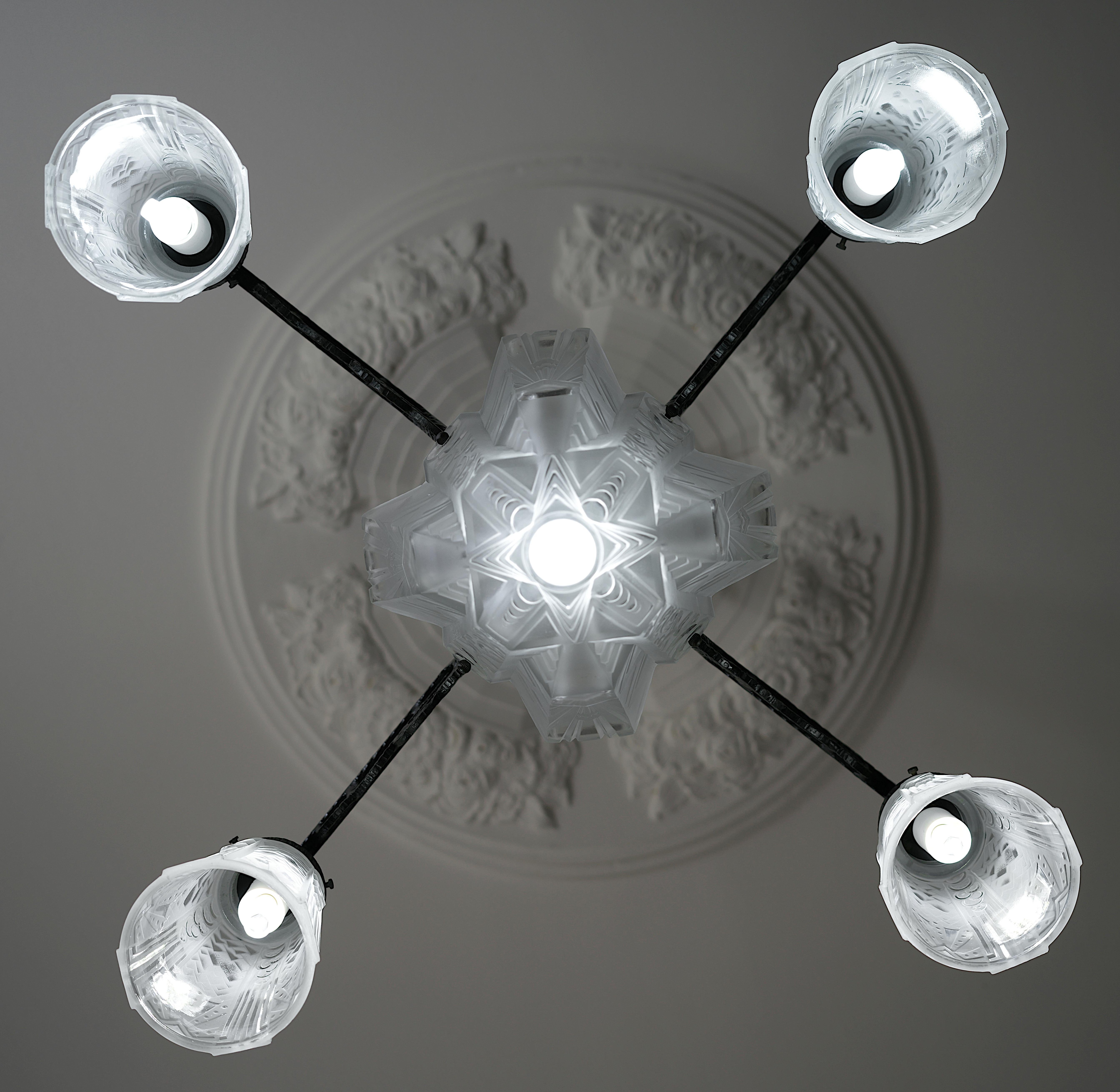 Muller Freres French Art Deco Chandelier, 1920 For Sale 5