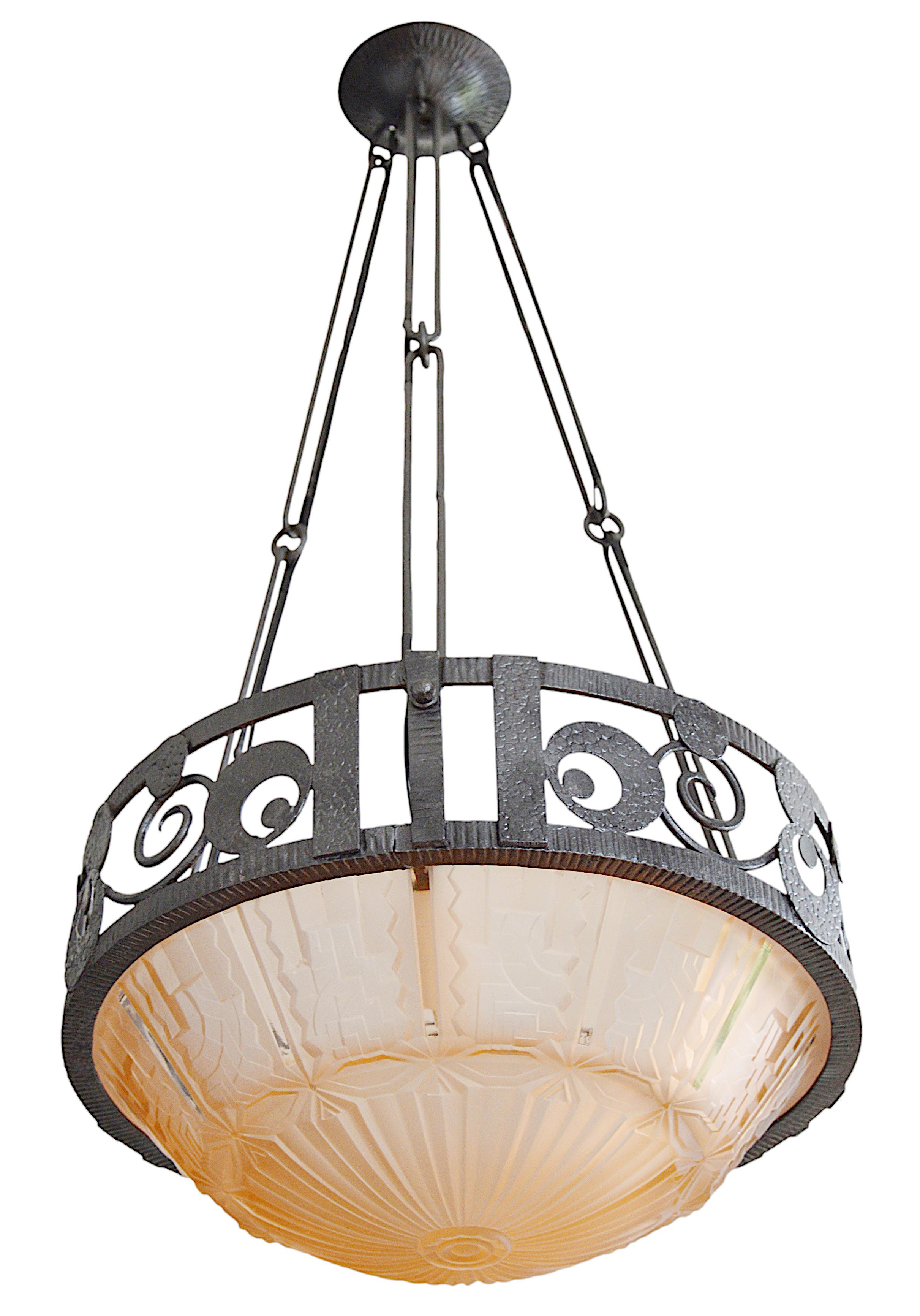 Art Déco Lampadario a sospensione Art Deco francese di Muller Freres, 1920 in vendita