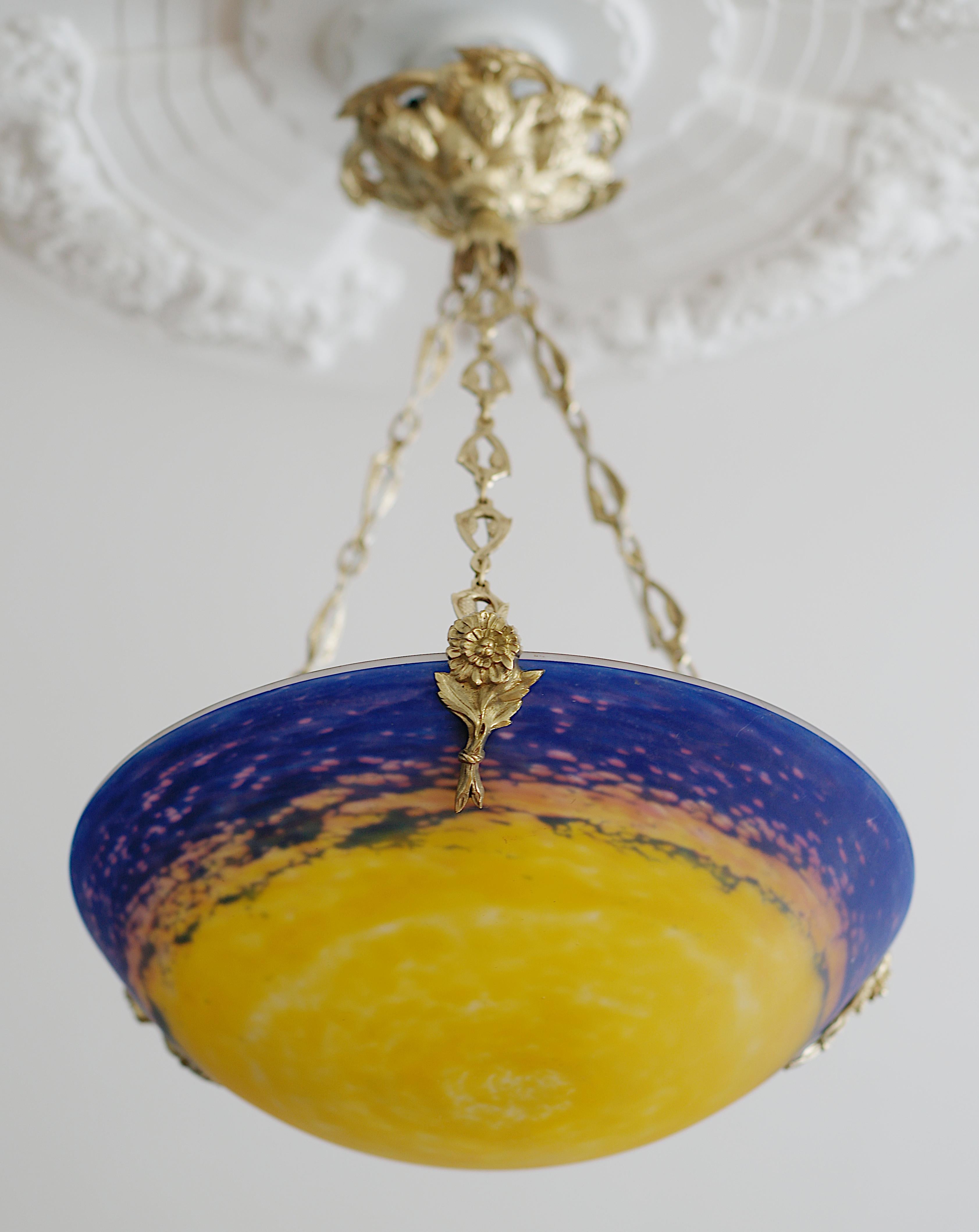 Muller Freres French Art Deco Pendant Chandelier, 1920 In Excellent Condition In Saint-Amans-des-Cots, FR