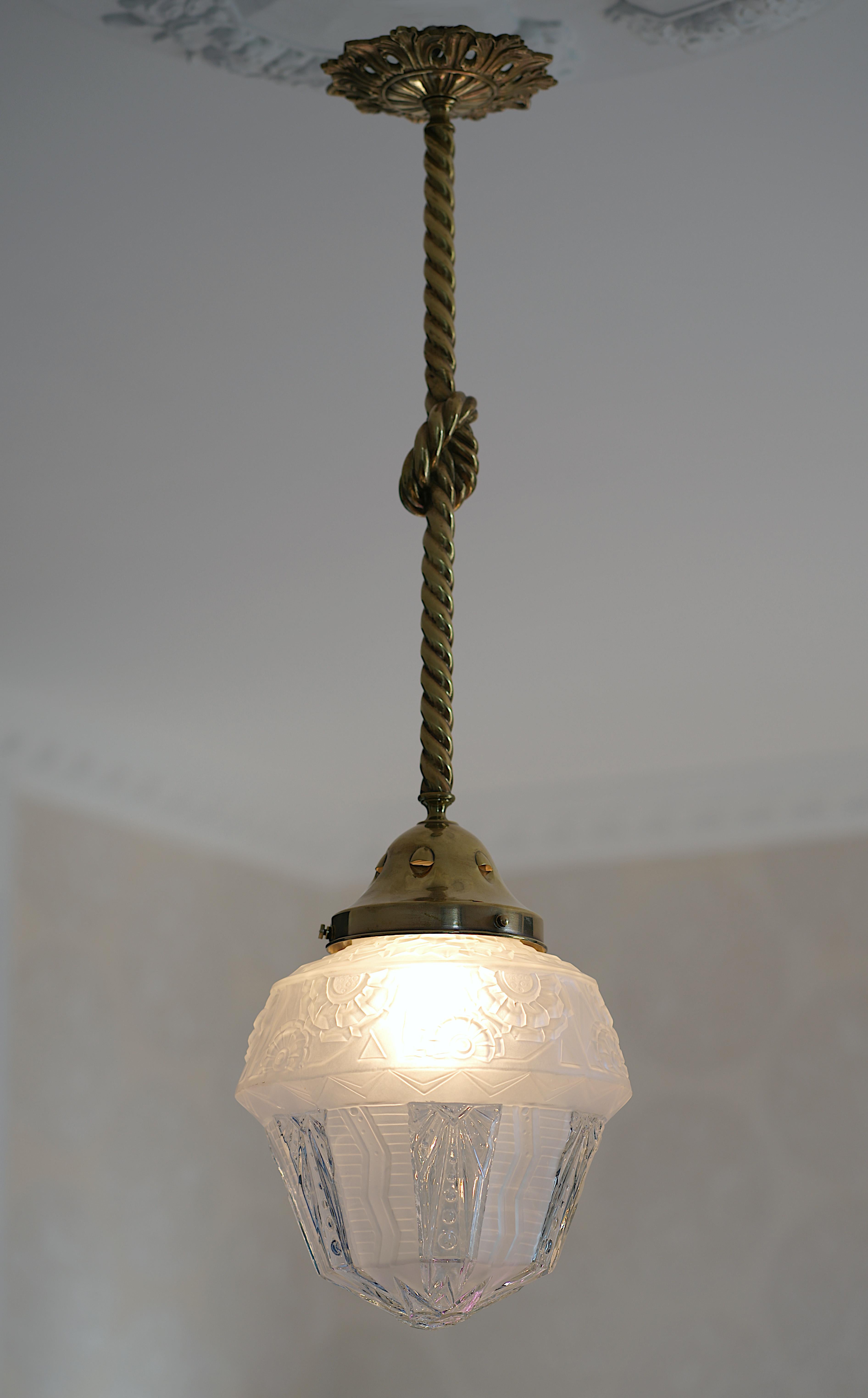 Lustre à pendentif Iler Frères, art déco français, 1920 Excellent état - En vente à Saint-Amans-des-Cots, FR