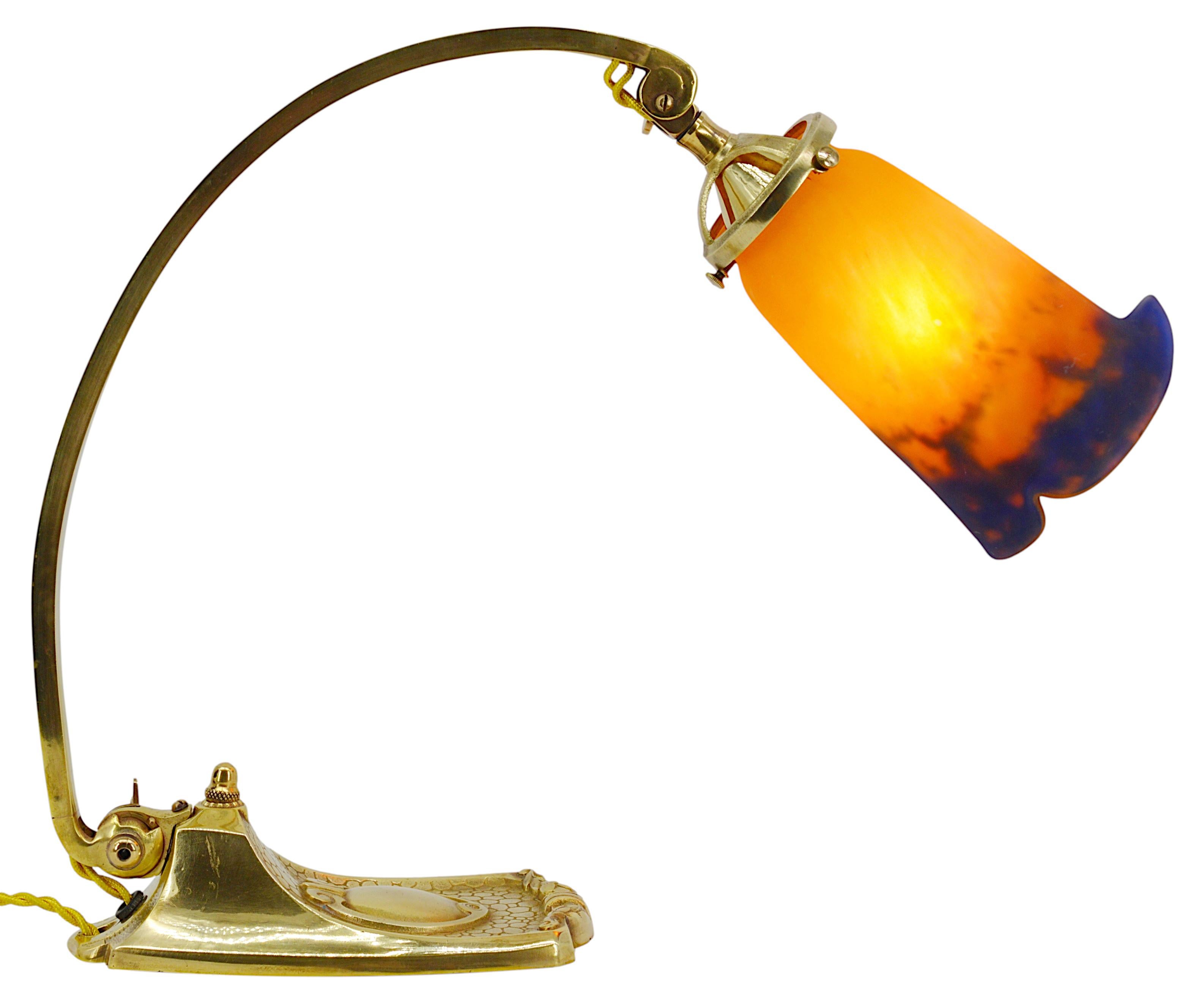 Muller Freres Lámpara de sobremesa giratoria francesa Art Déco 1920 Art Decó en venta