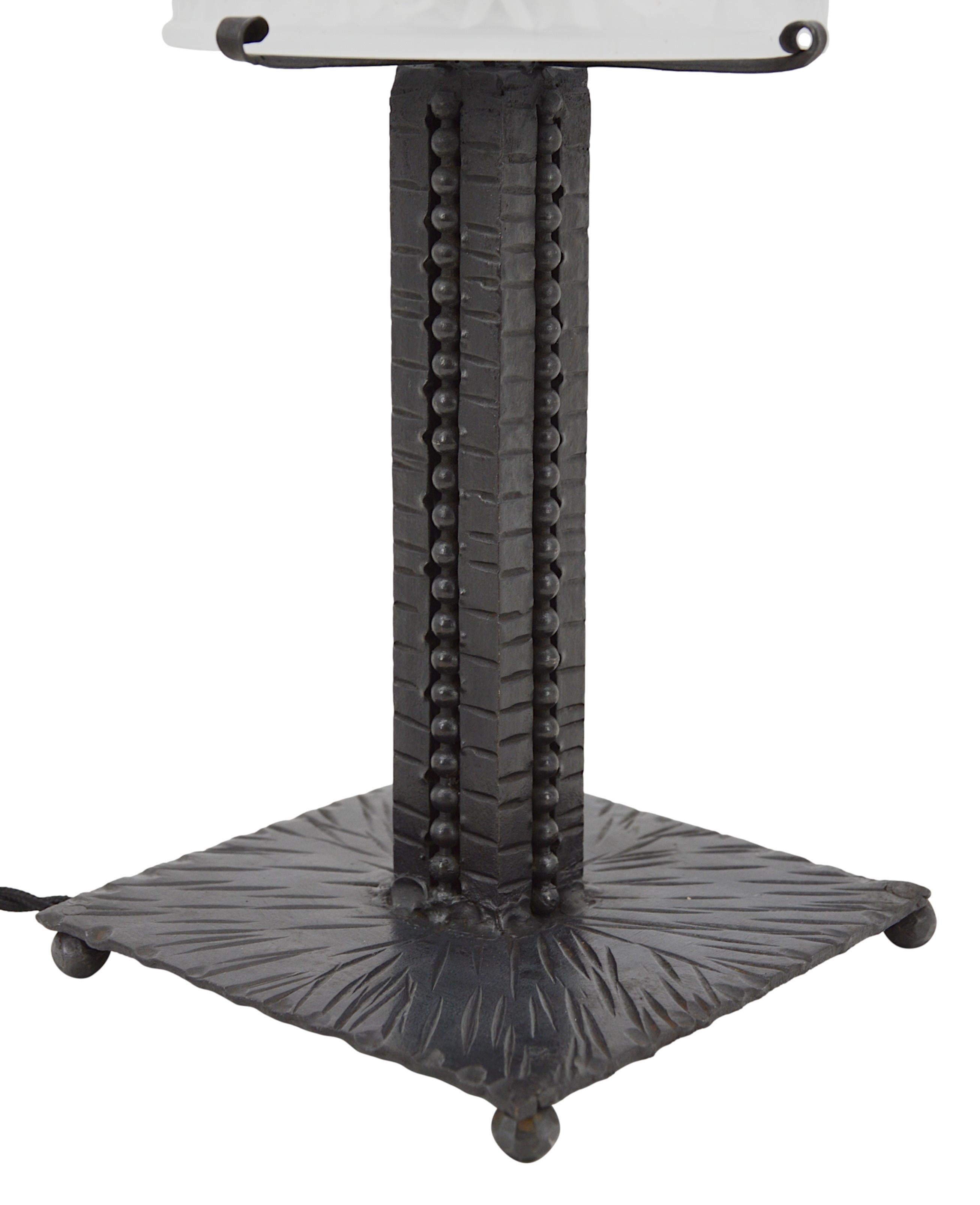 Lámpara de mesa Art Déco francesa Muller Freres, 1920 en venta 3