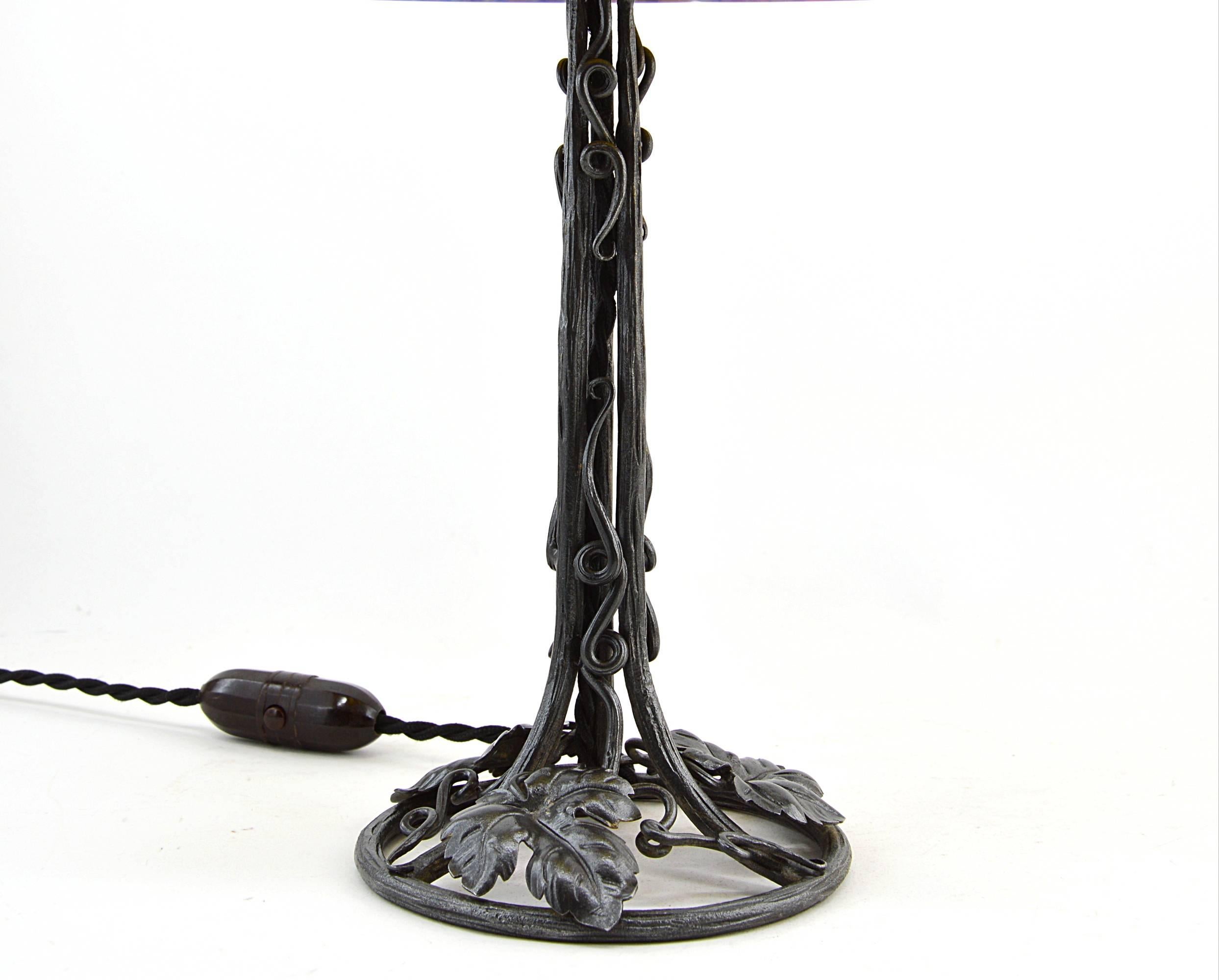 Muller Freres French Art Deco Table Lamp, Early 1920s In Good Condition In Saint-Amans-des-Cots, FR