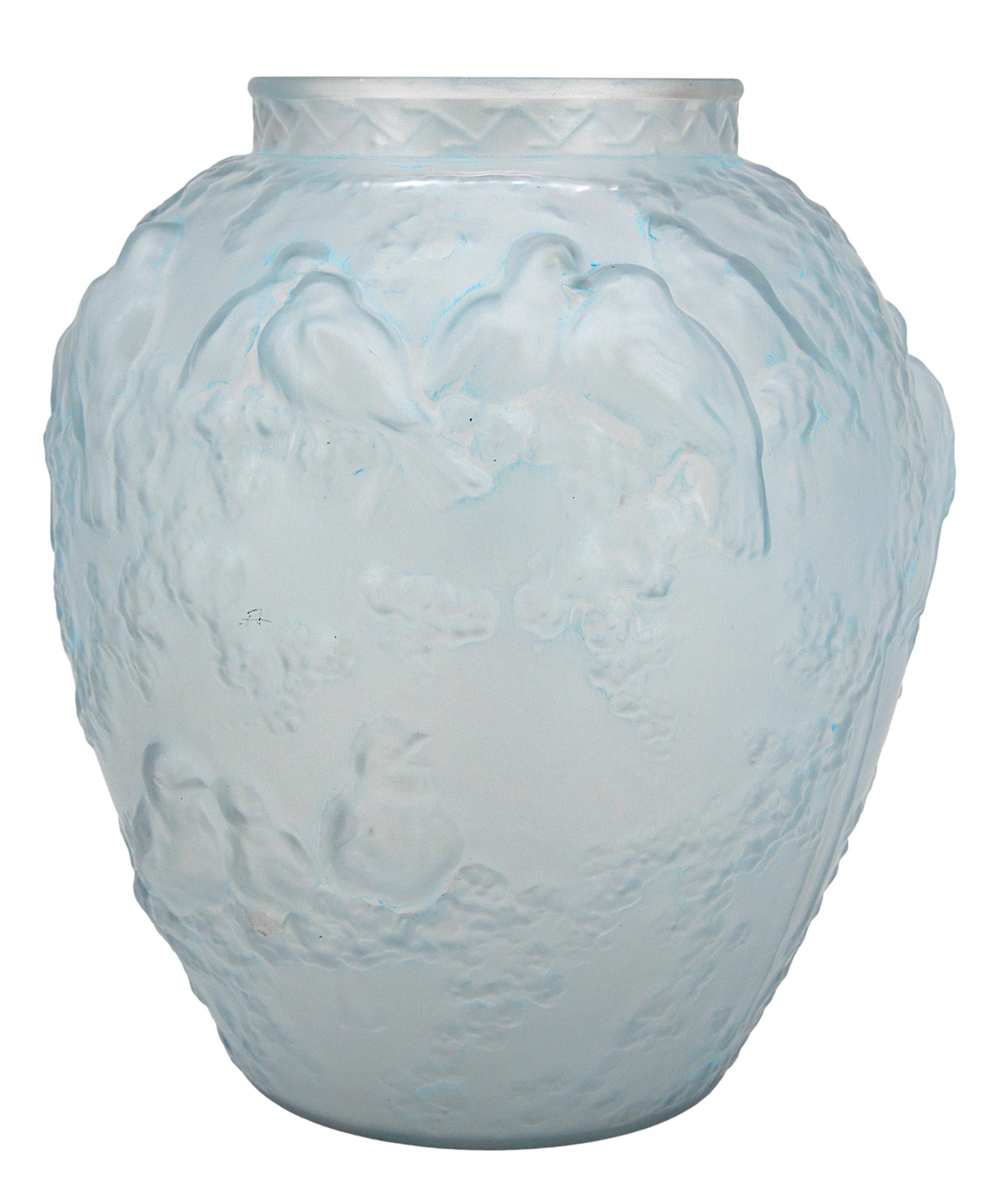 French Muller Freres Large Sparrows Frosted Glass Vase, 1920 For Sale