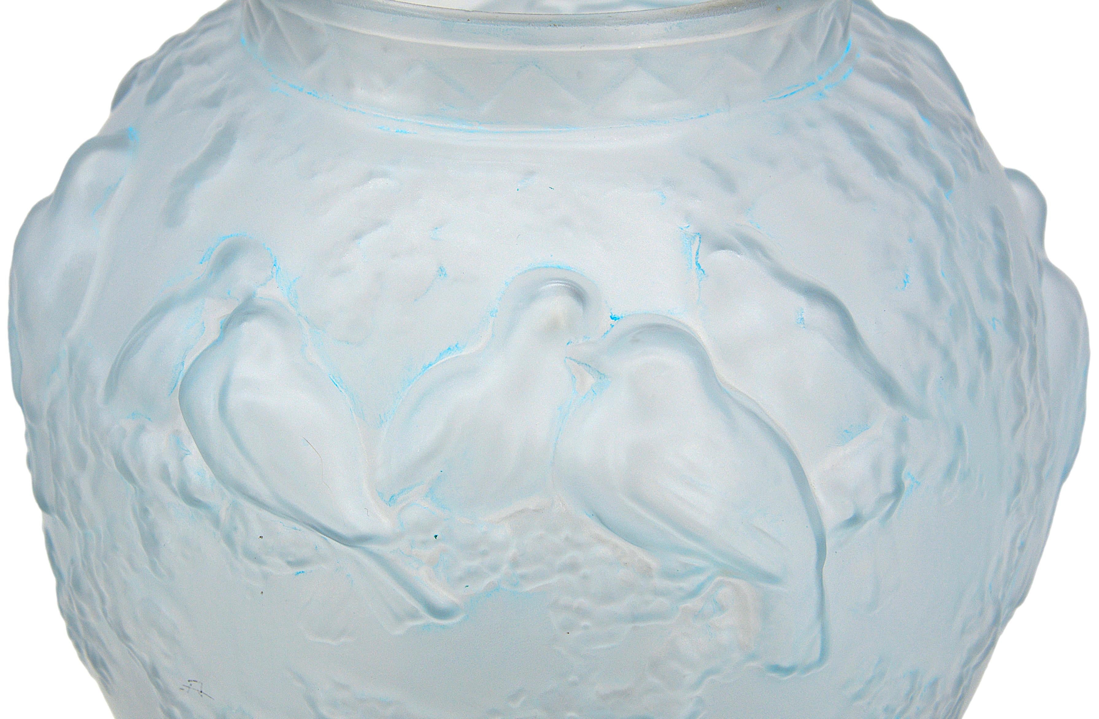 Patinated Muller Freres Large Sparrows Frosted Glass Vase, 1920 For Sale