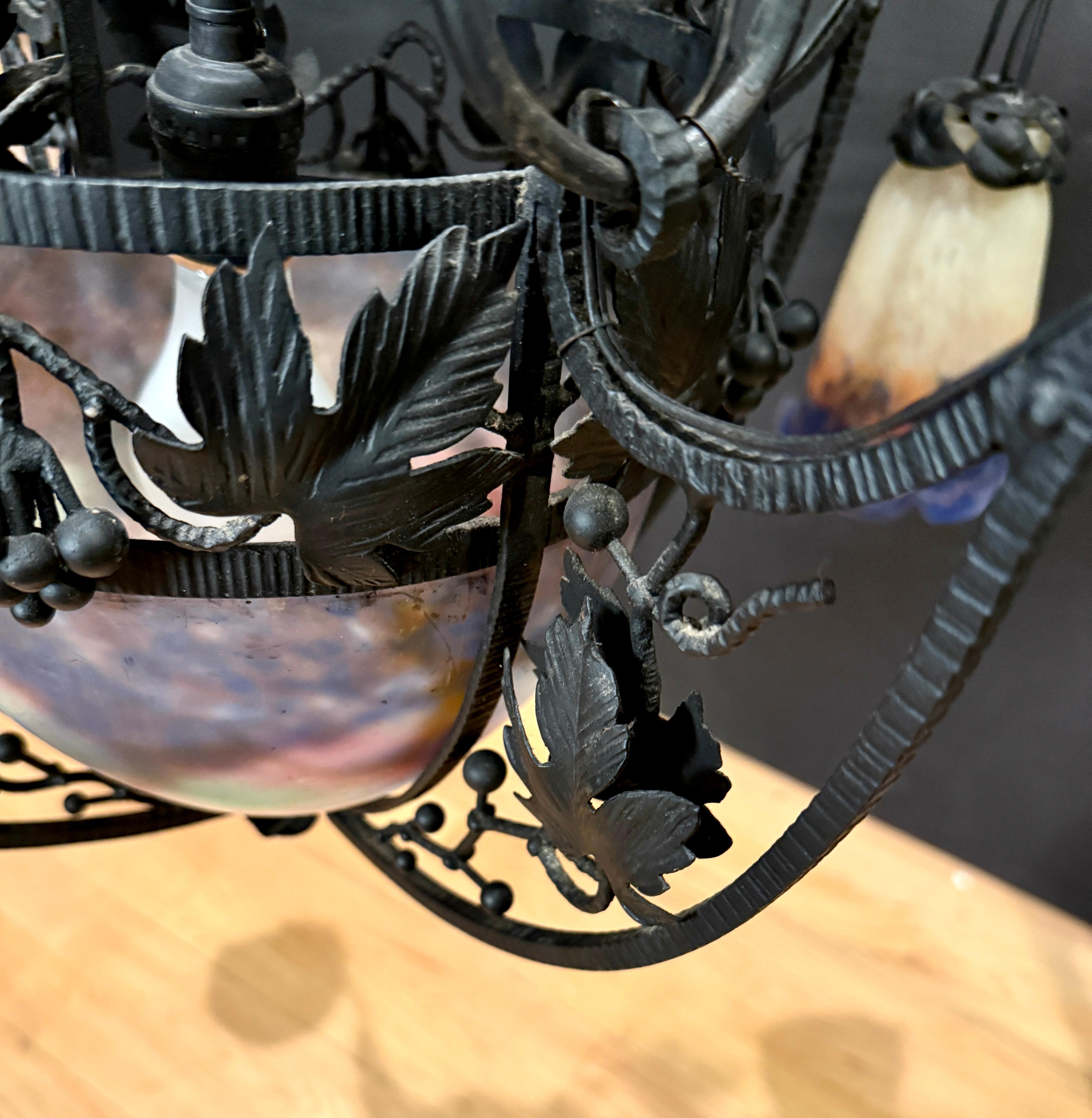 Muller Frères Luneville Art Nouveau Chandelier, Signed Vidrio artístico en venta