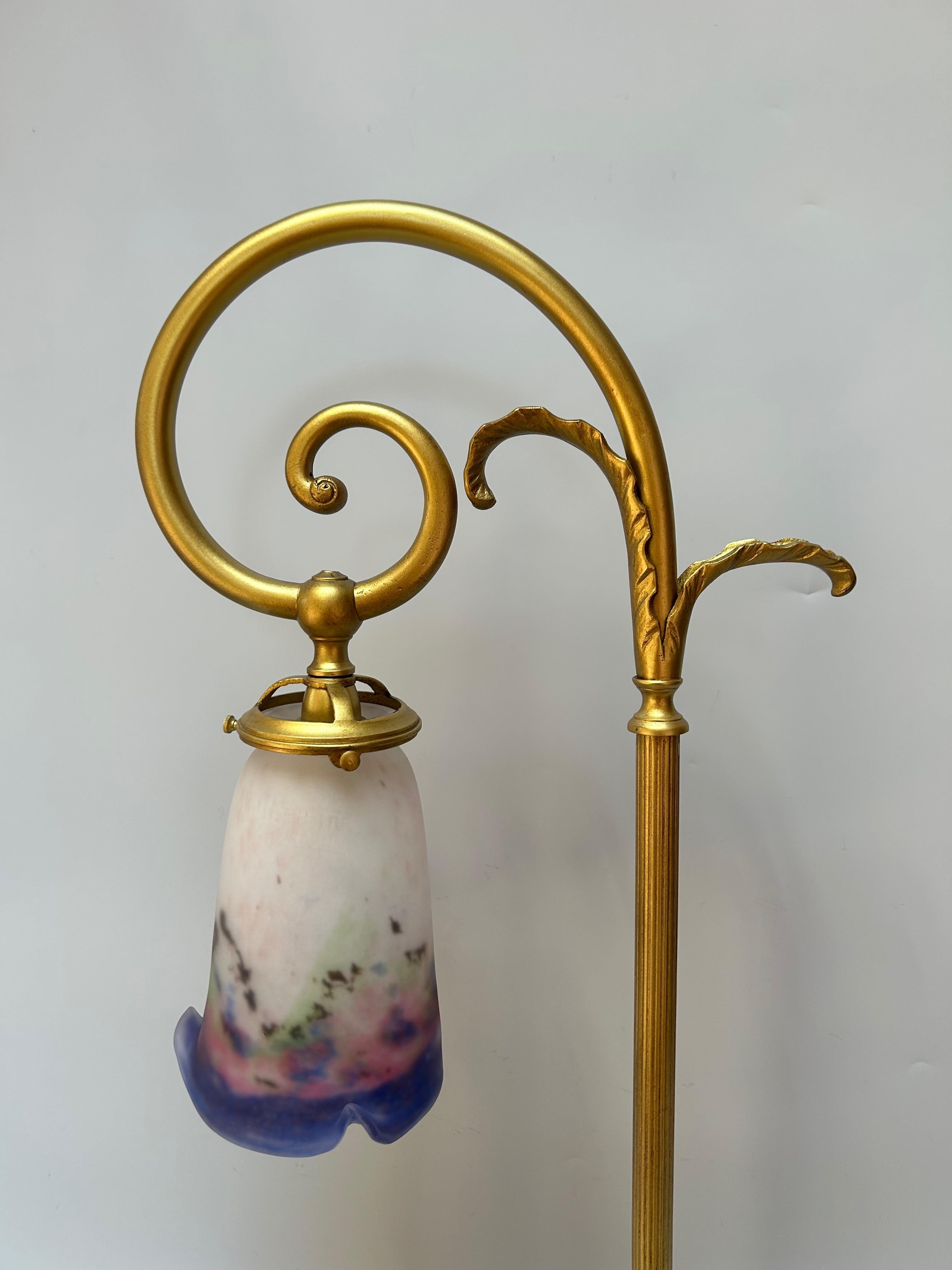 Lámpara de época Art Nouveau Muller Frères Luneville en Excelente estado para la venta en NANTES, FR