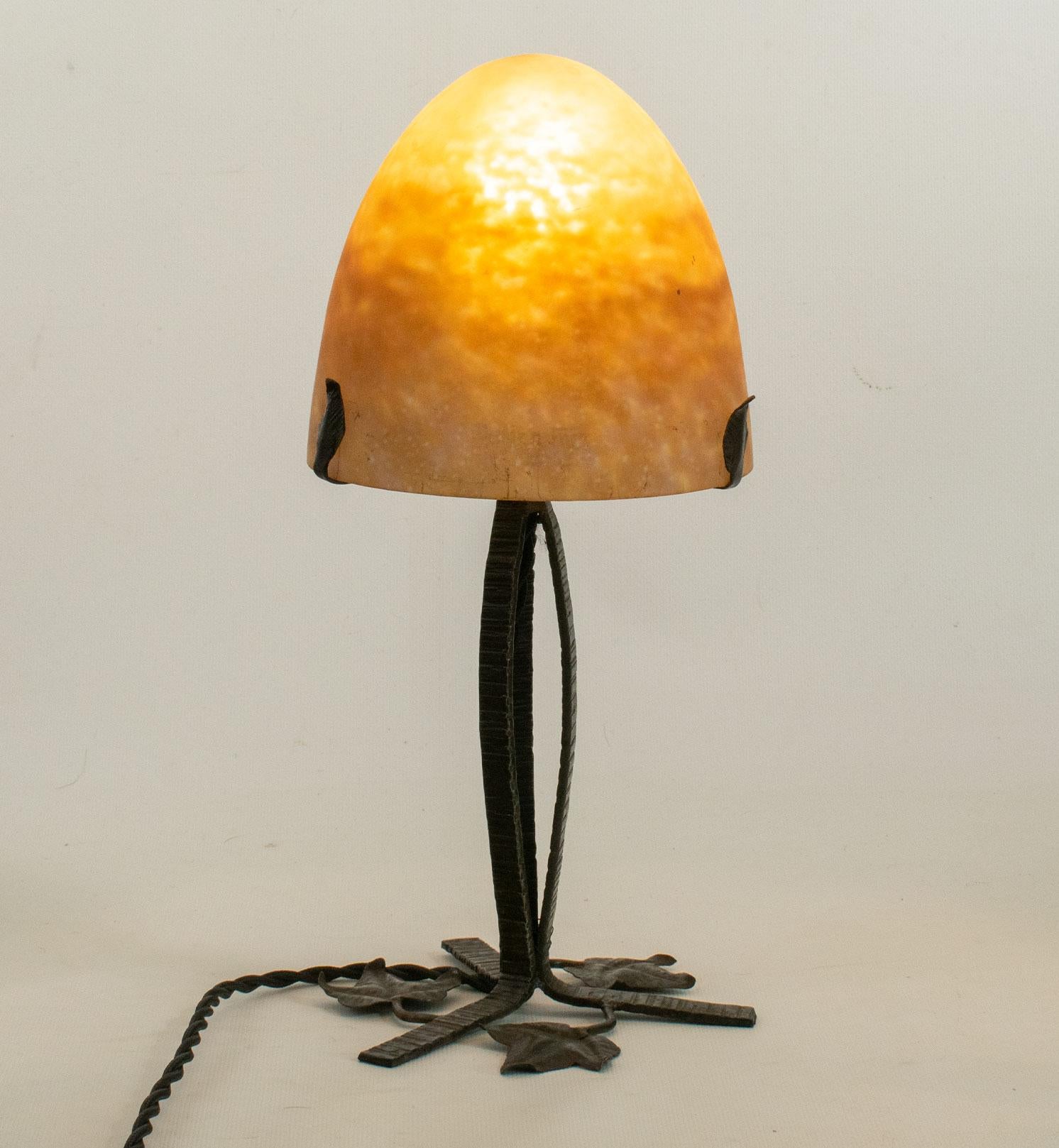 MULLER FRERES, Lunéville, Art Nouveau table lamp in marbled sandblasted glass, wrought iron base. Production is around 1900 which is contemporary with the times and the Art Nouveau period. This is an original period piece.
Signed.
Height 34cm.

The
