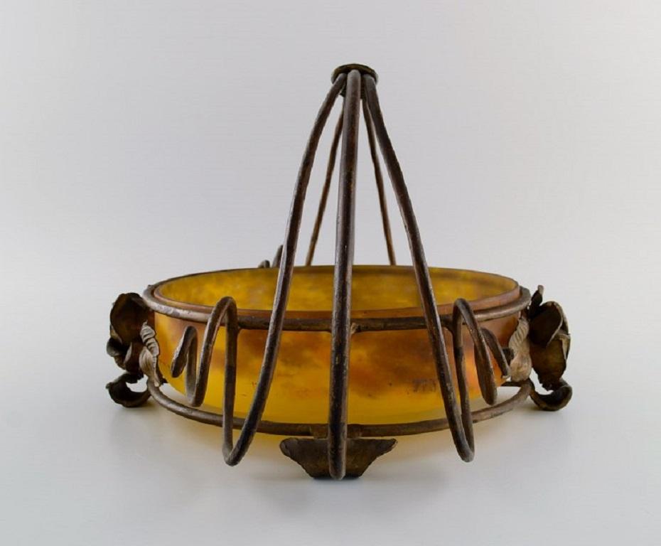 French Muller Frères, Luneville, Bowl in Mouth-Blown Art Glass with Handle For Sale