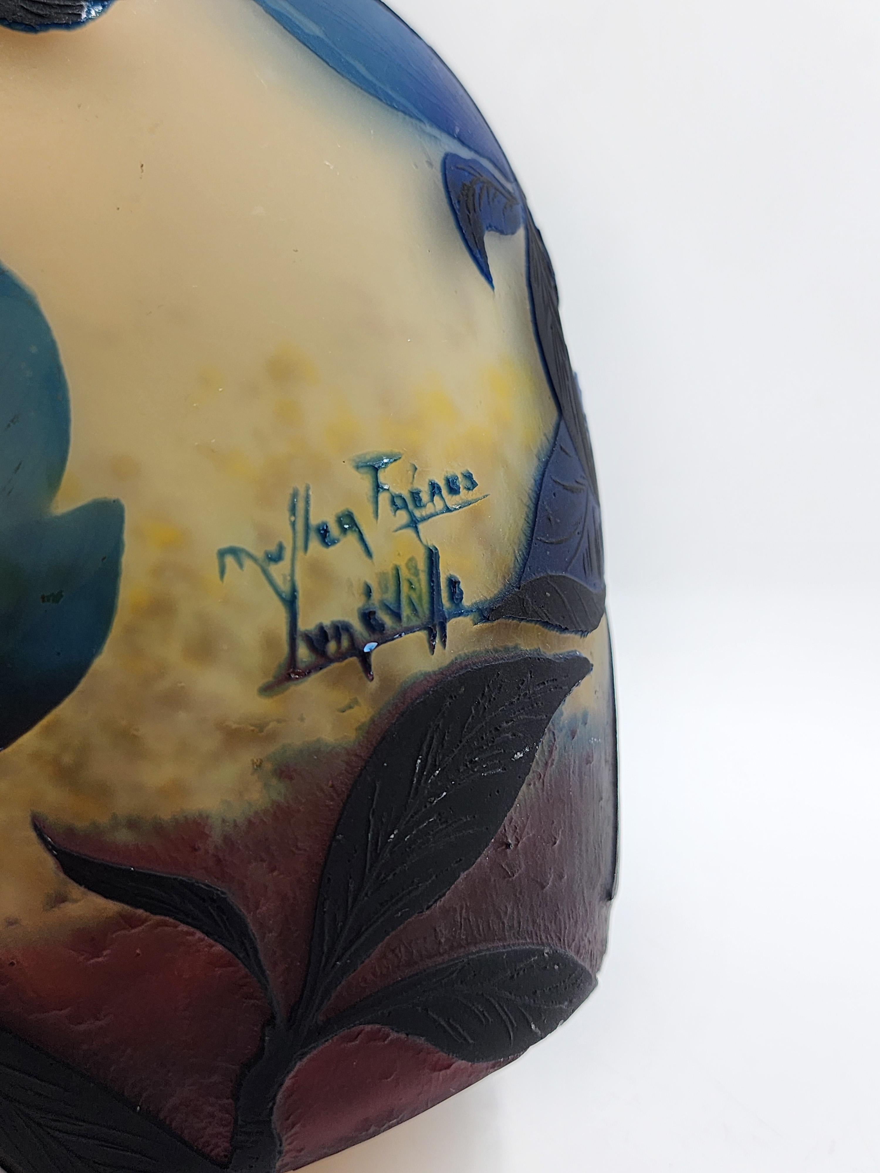 Français Vase en verre taillé 