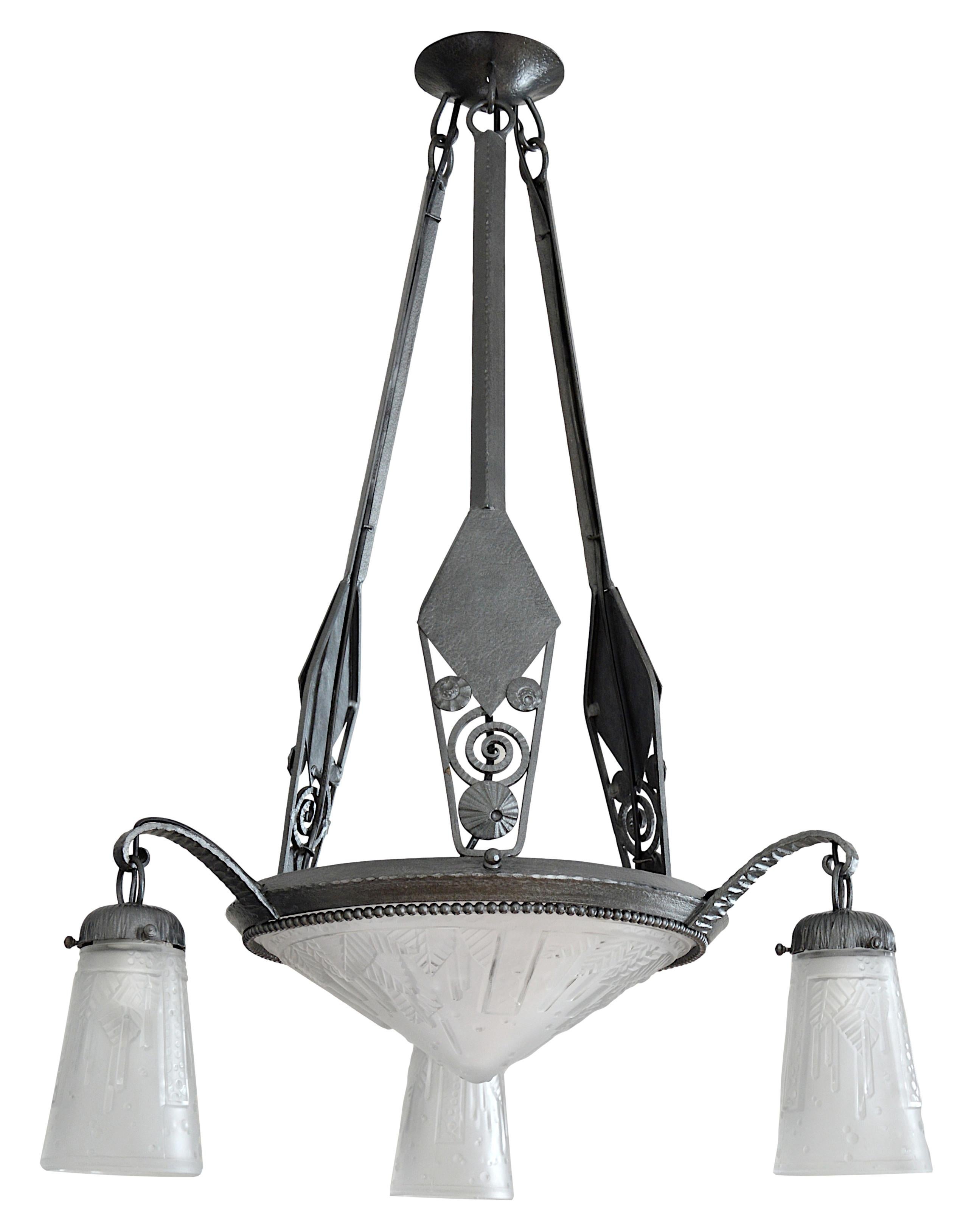 Muller Freres Marcel Vasseur Fag French Art Deco Chandelier, 1920 In Excellent Condition For Sale In Saint-Amans-des-Cots, FR