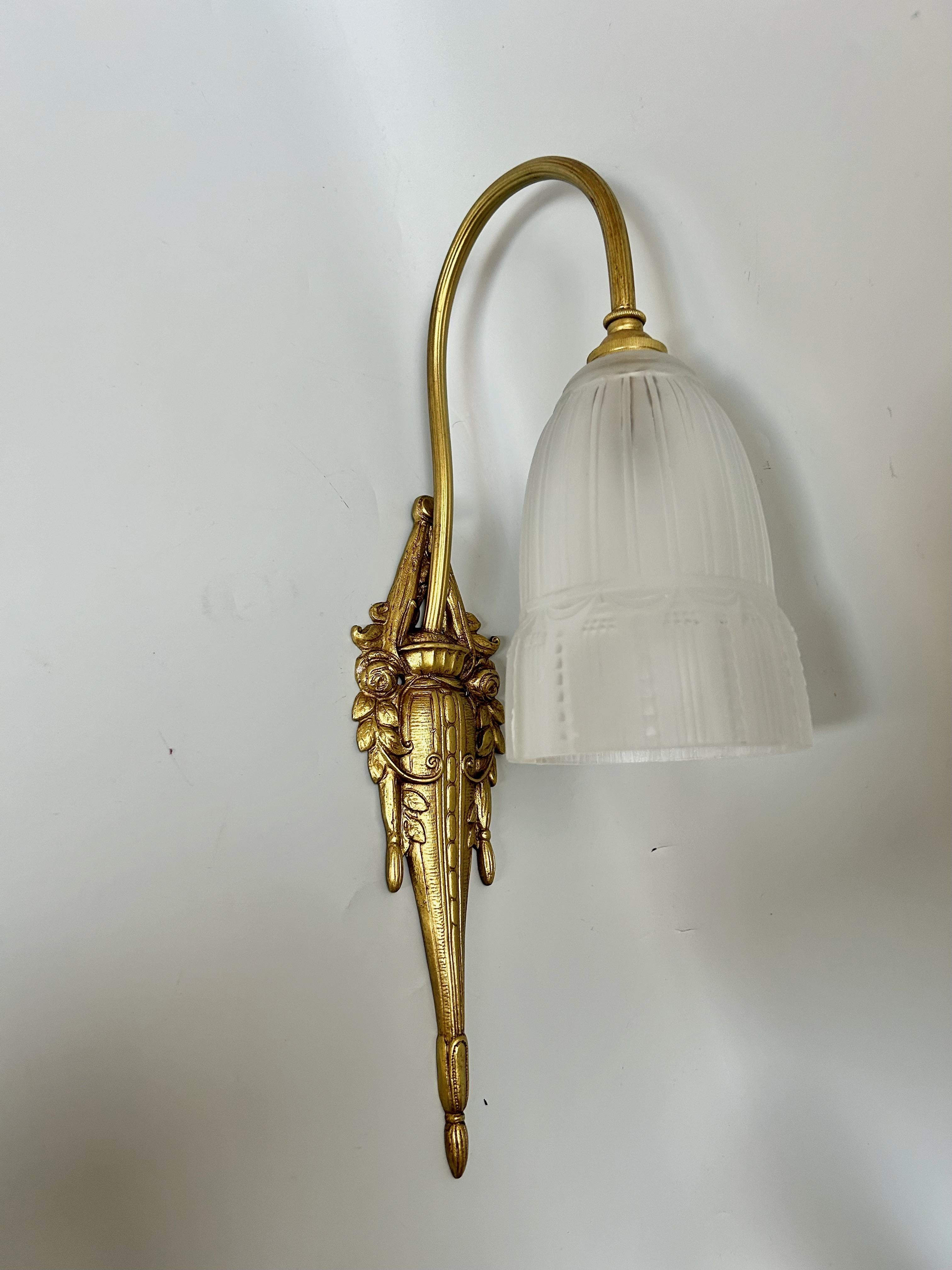 Francese Muller Frères Coppia di lampade da parete in stile Art Déco in vendita