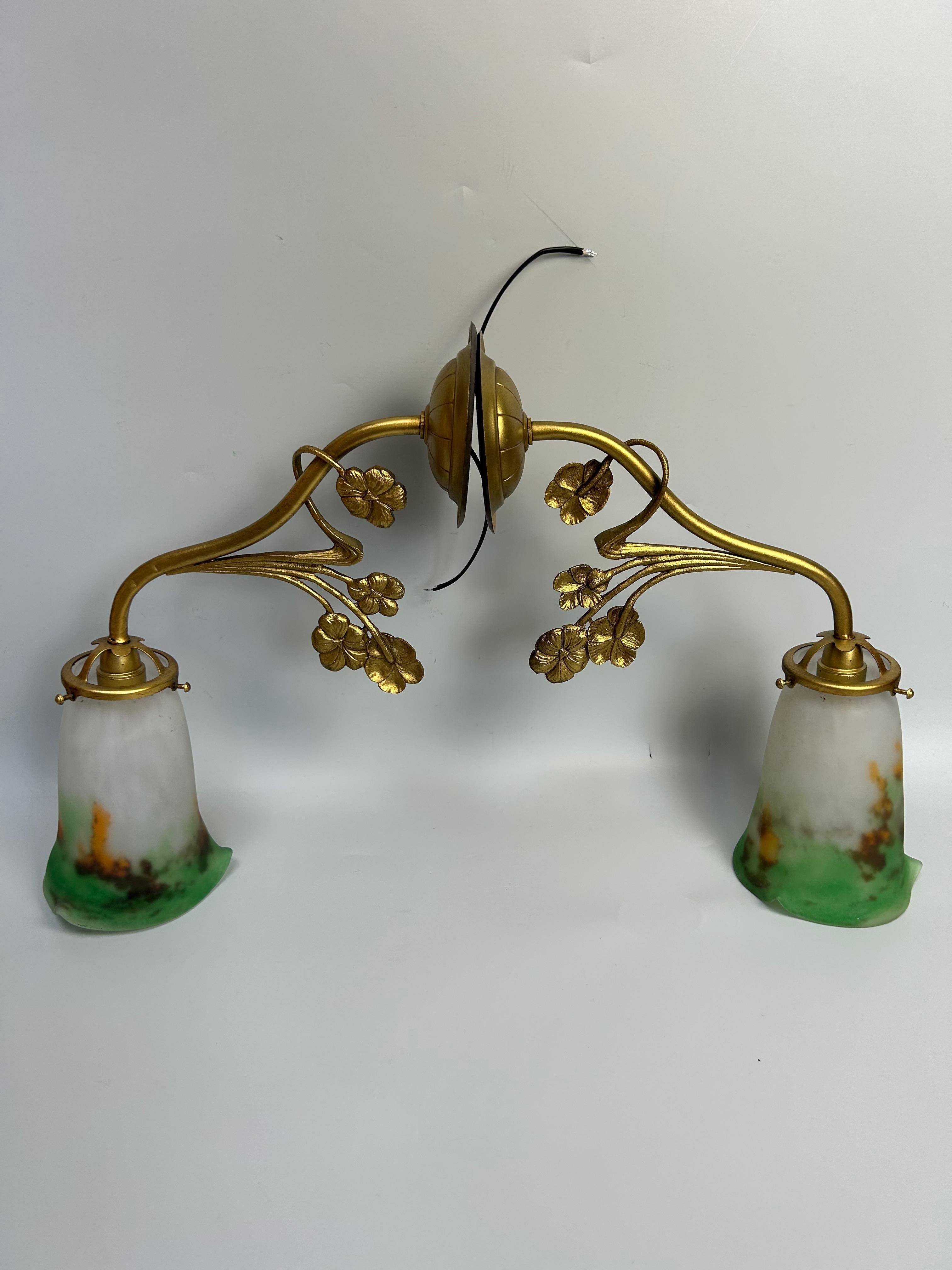 Début du 20ème siècle Muller Frères Paire d'appliques murales Art Nouveau en vente