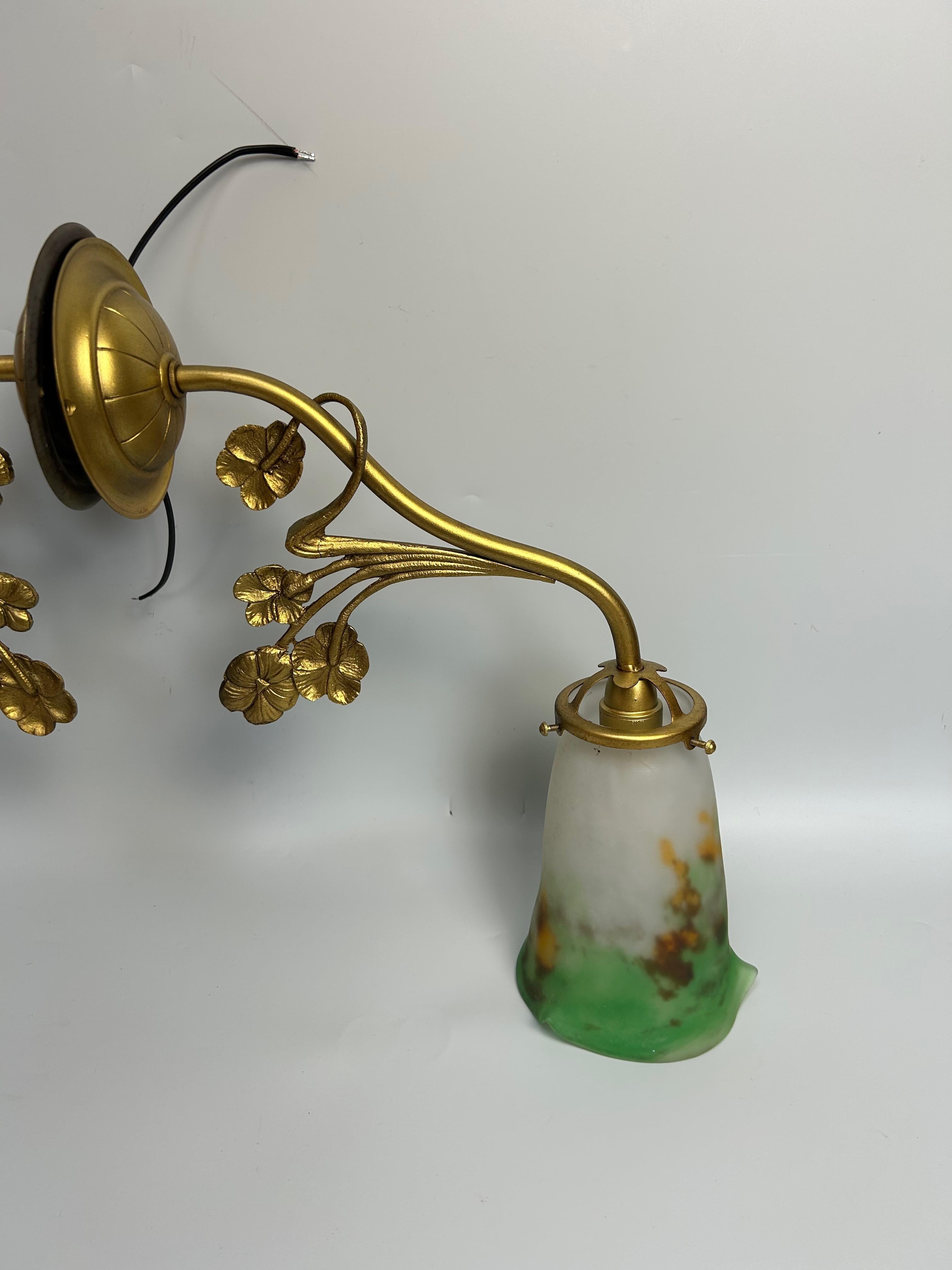 Laiton Muller Frères Paire d'appliques murales Art Nouveau en vente