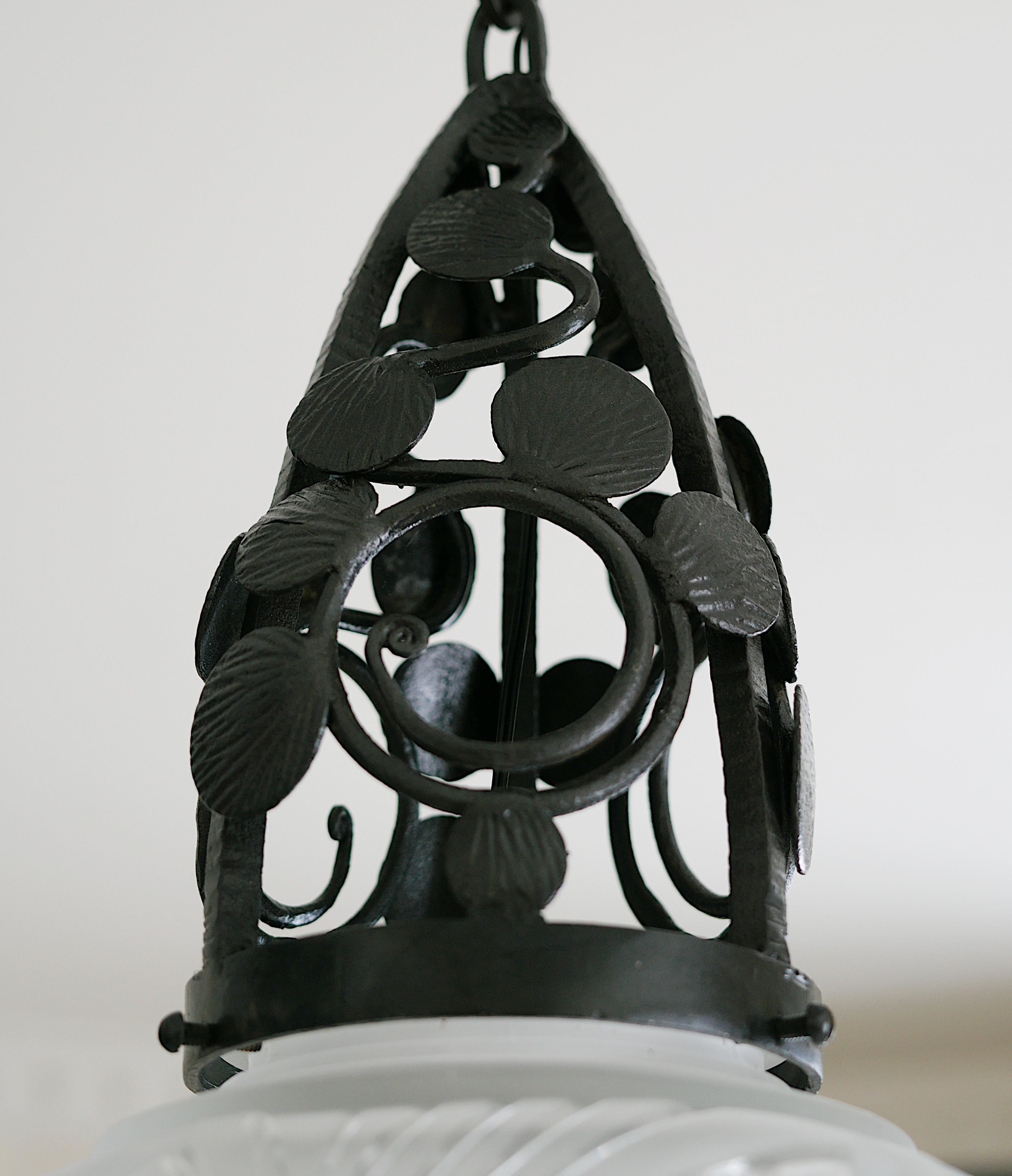 MULLER FRER Coppia di lampadari a sospensione Art Deco francesi a semi-liquido 1920 in vendita 6