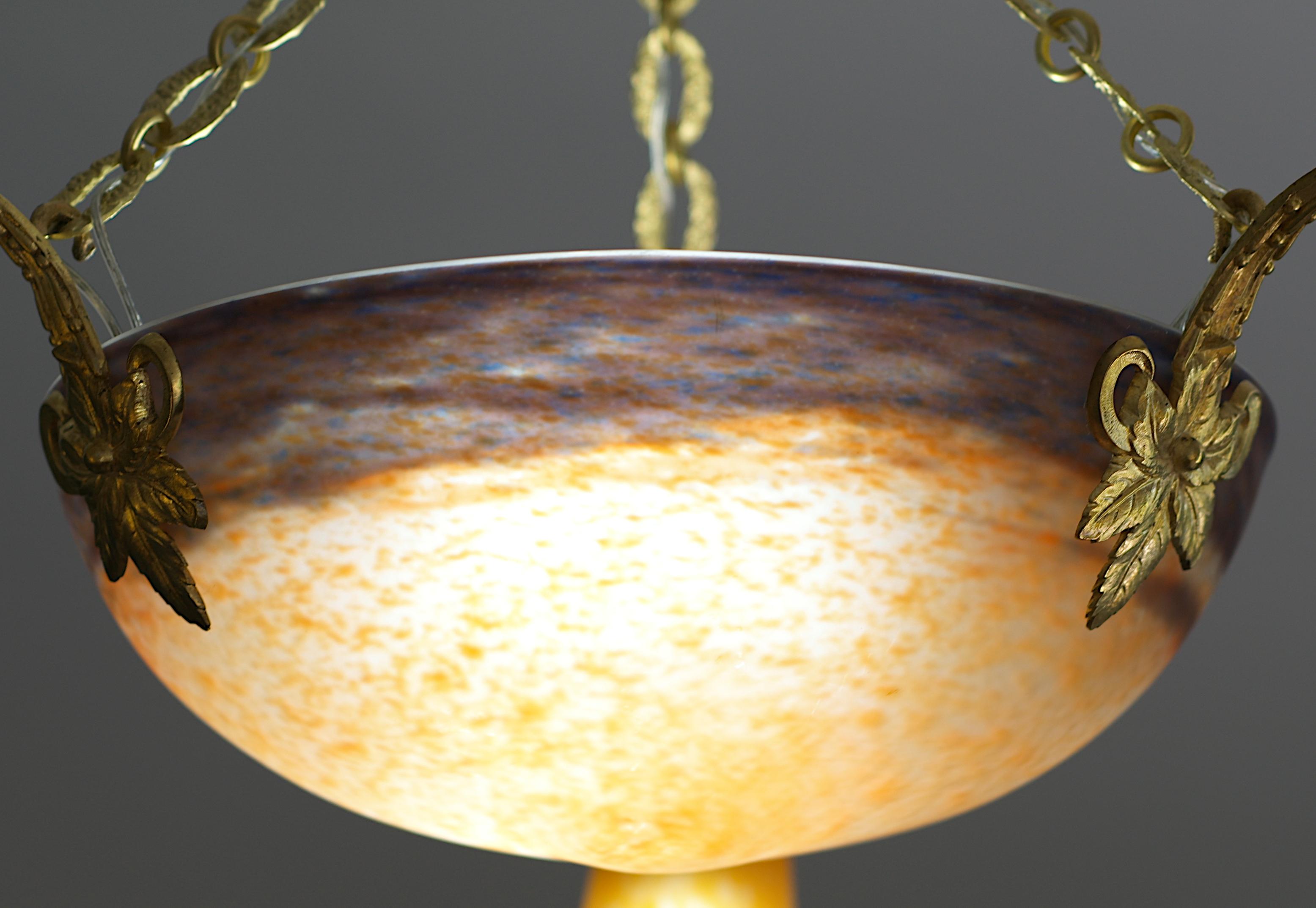 Muller Freres & Petitot French Art Deco Chandelier, 1920 In Excellent Condition For Sale In Saint-Amans-des-Cots, FR