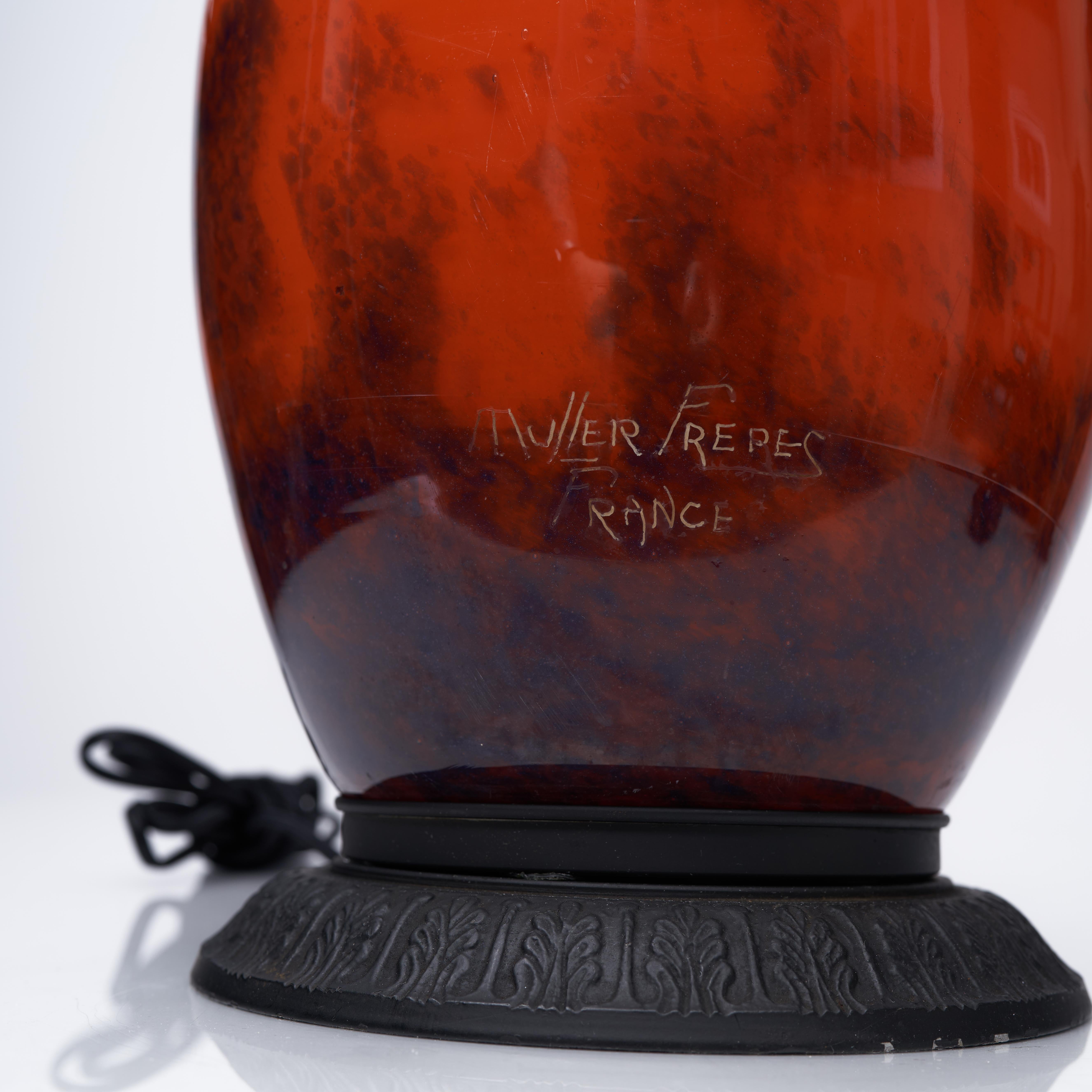 Muller Freres Signed French Art Glass Table Lamp In Good Condition For Sale In Hudson, NY