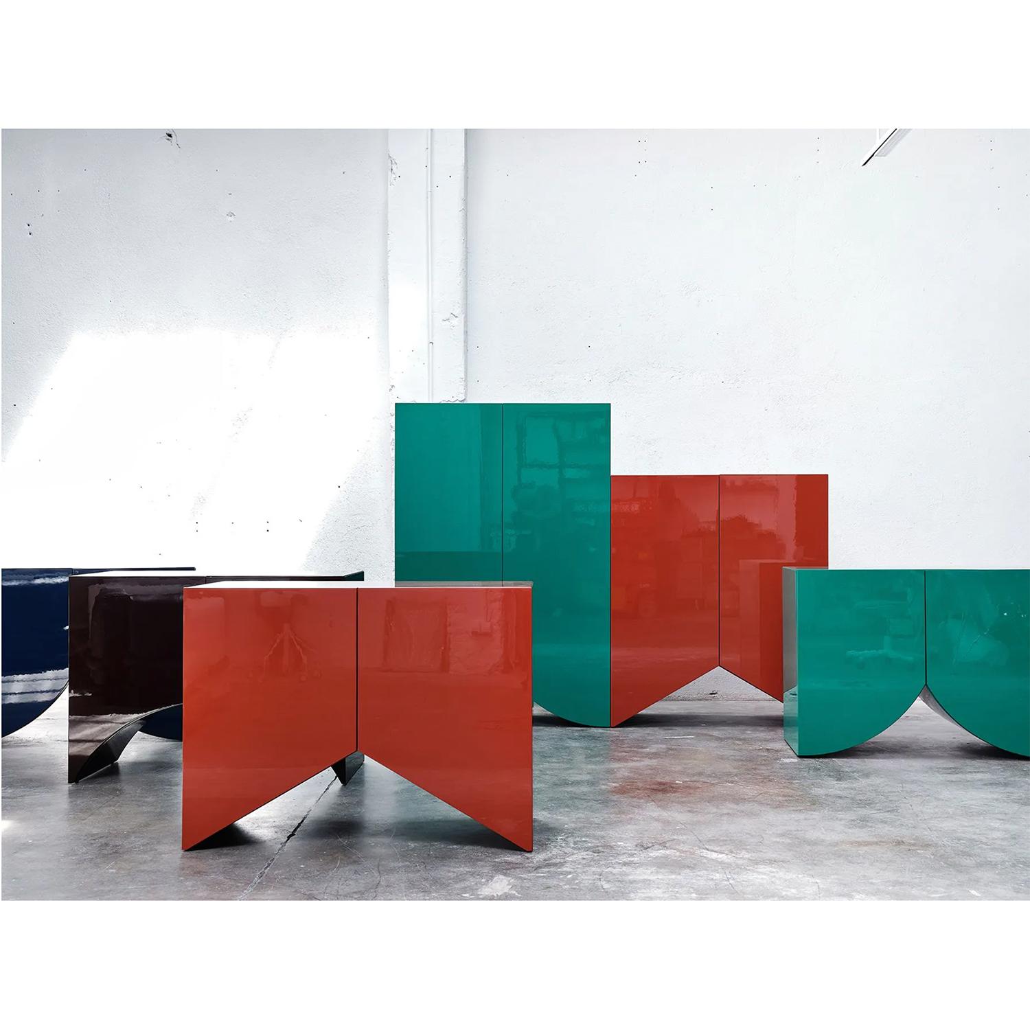 Muller Van Severen, Bridges Cabinet, armoire laquée aubergine M. en vente 4