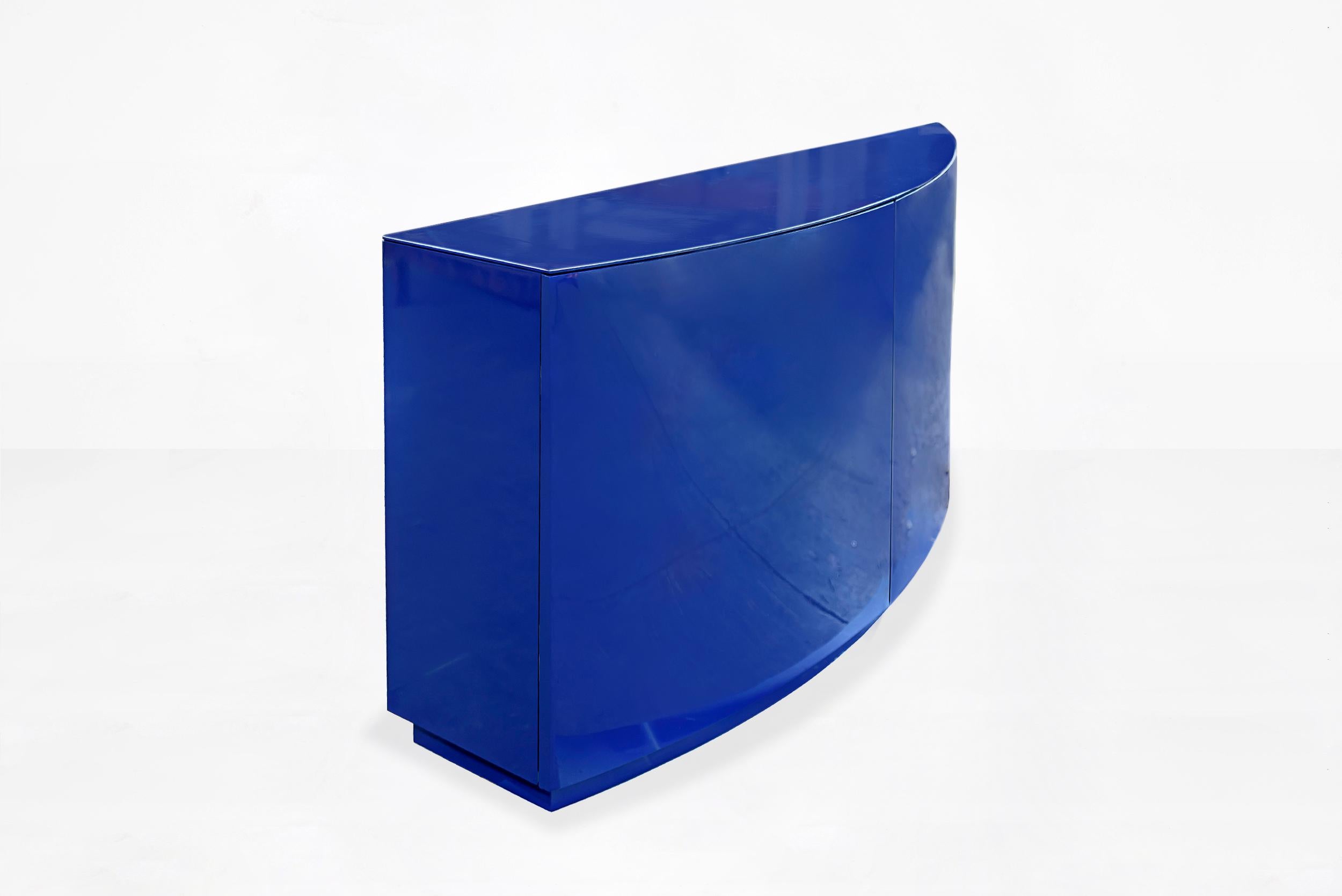Muller Van Severen
Buffet
Manufactured by Muller Van Severen
Barcelona, 2019
Lacquered steel
Produced for Side Gallery, Barcelona 

Measurements:
200 cm x 50 x 90 H cm
78.74 in x 19.68 in x 35.43 H in

Edition
Limited edition of 7 +