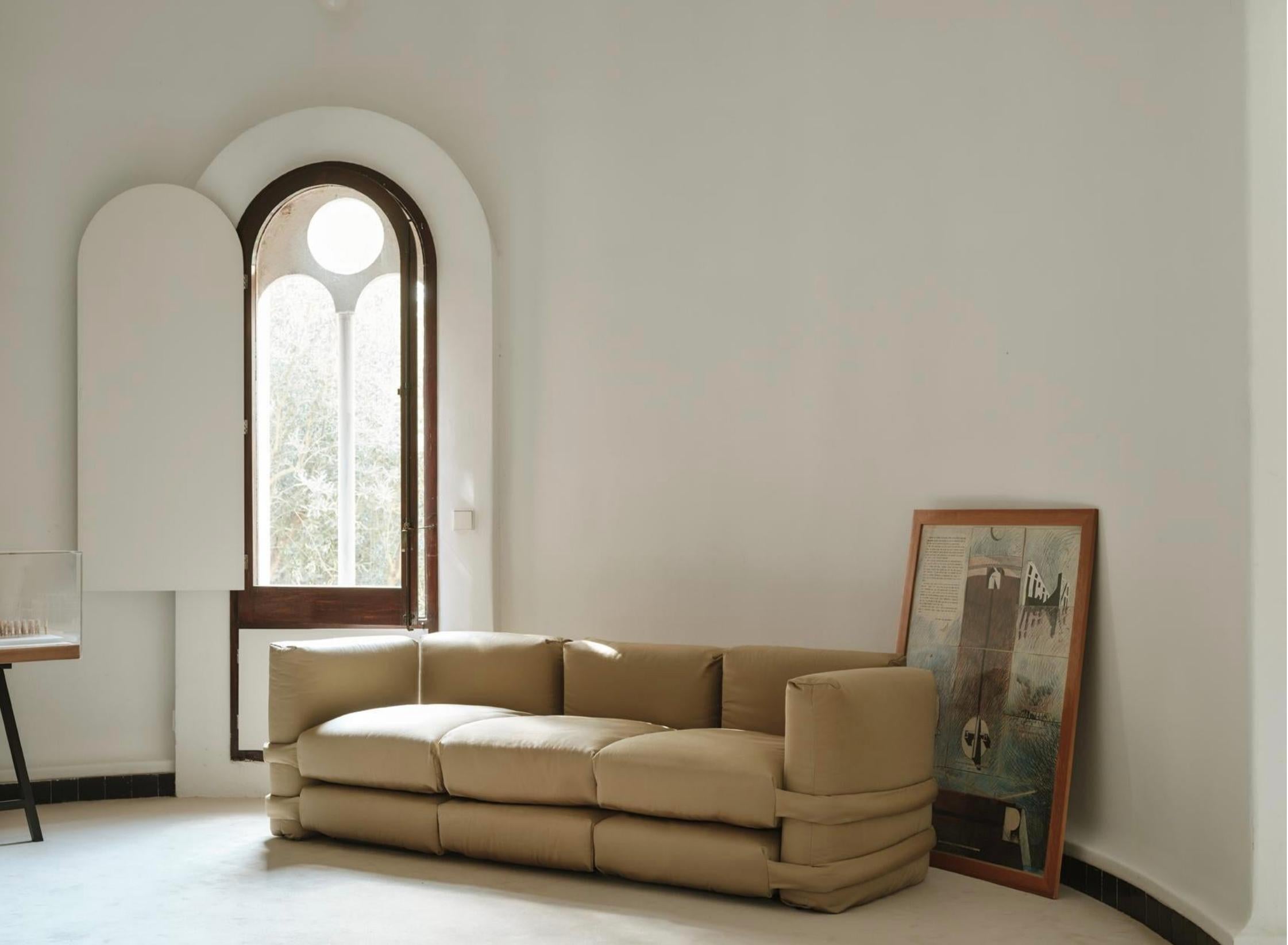 Muller Van Severen Corner UV Pro Beige, Pillow Sofa In Leder Für Bd Barcelona (Schaumstoff) im Angebot