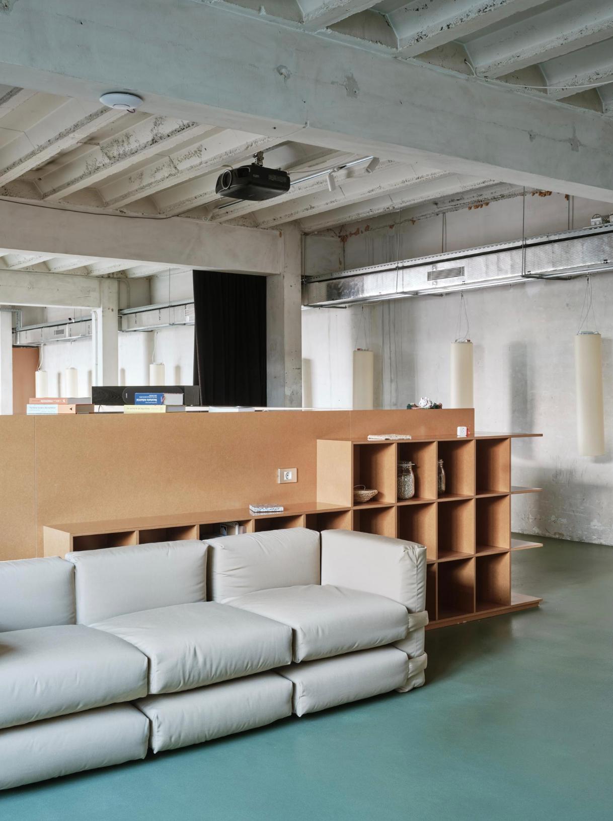Muller Van Severen Kissen-Sofa aus Segeltuch  Für Bd Barcelona im Angebot 7