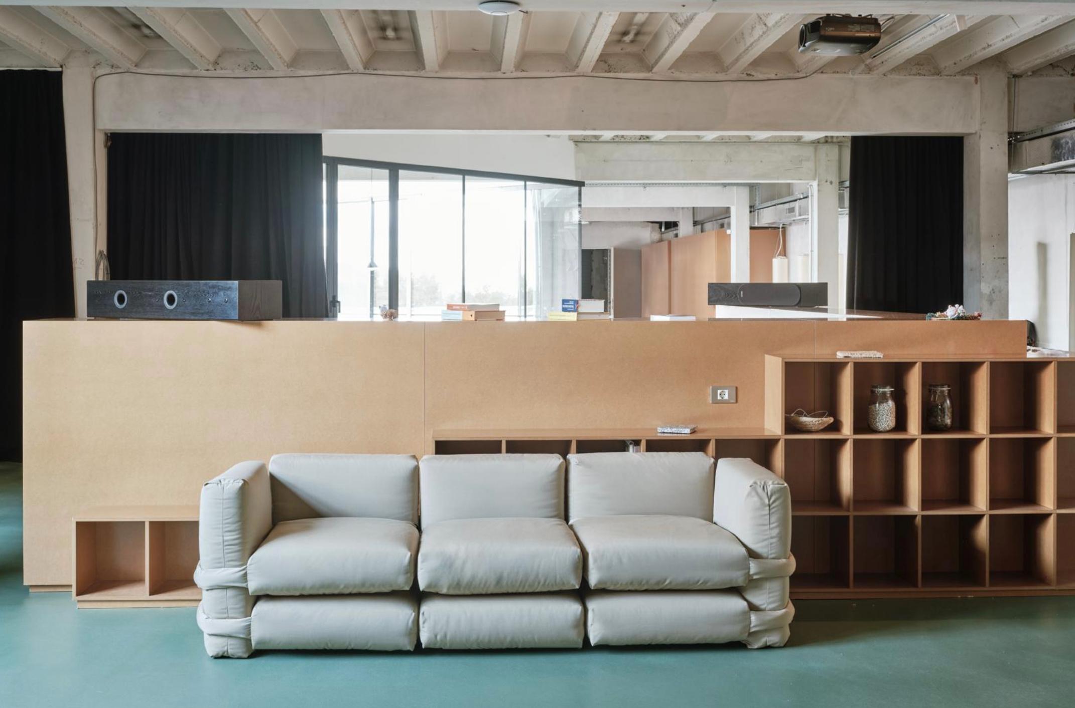 Muller Van Severen Kissen-Sofa aus Segeltuch  Für Bd Barcelona im Angebot 8