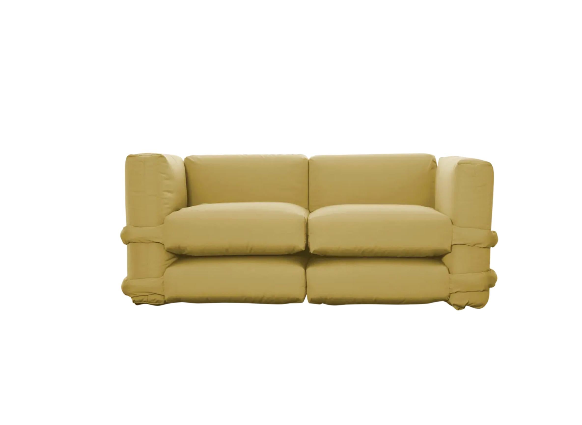 Sofá con almohada Muller Van Severen Sofá de terciopelo para Bd Barcelona 

El sofá modular Pillow de Muller Van Severen llega a BD. Diseñado inicialmente por MVS para KASSL Editions, el sofá Pillow ha sido mejorado en un nuevo sistema lúdico y