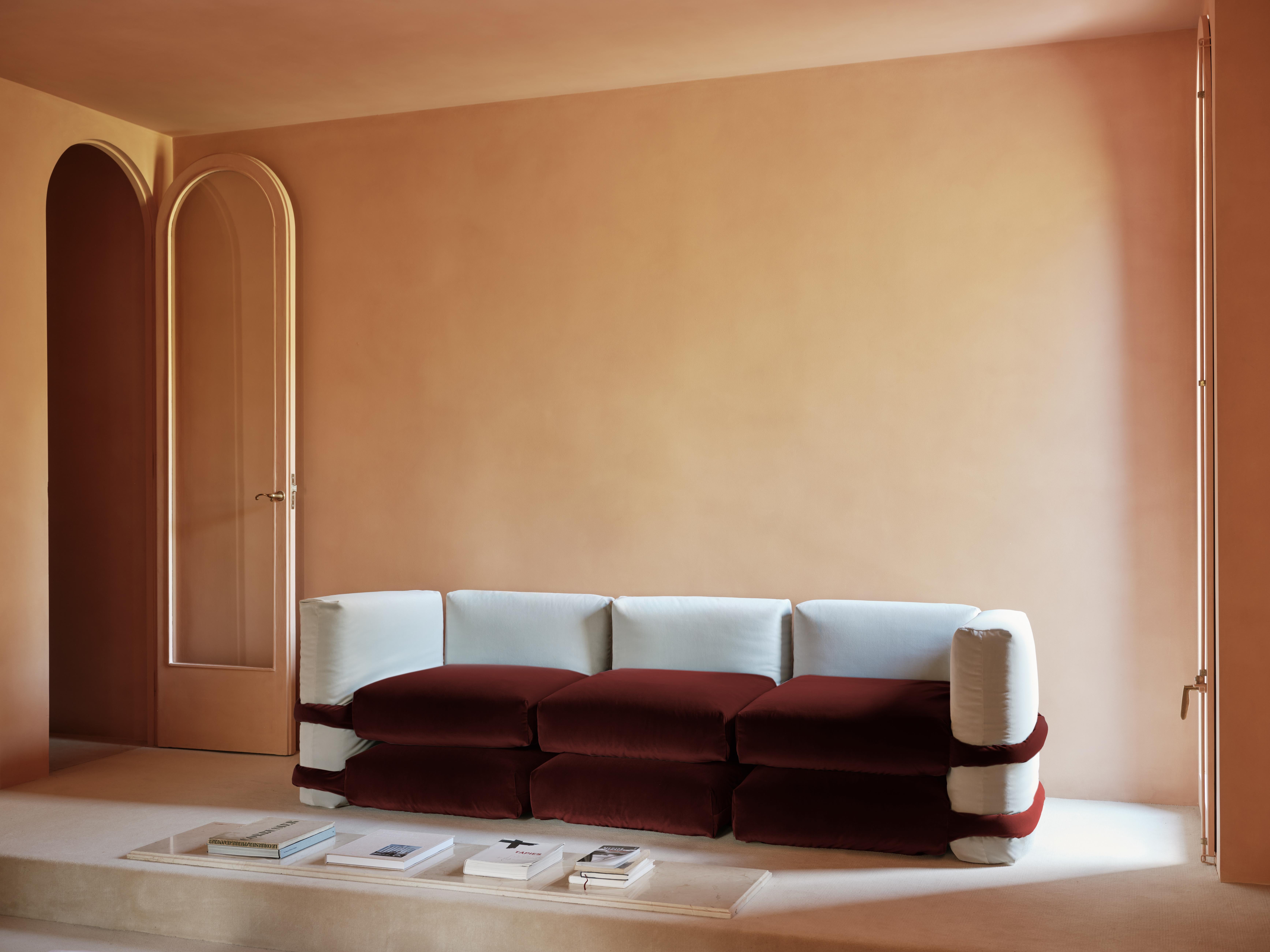 Muller Van Severen, Kissen-Sofa, Maharam, Burgunderrot und Grau, Dreisitzer (21. Jahrhundert und zeitgenössisch) im Angebot