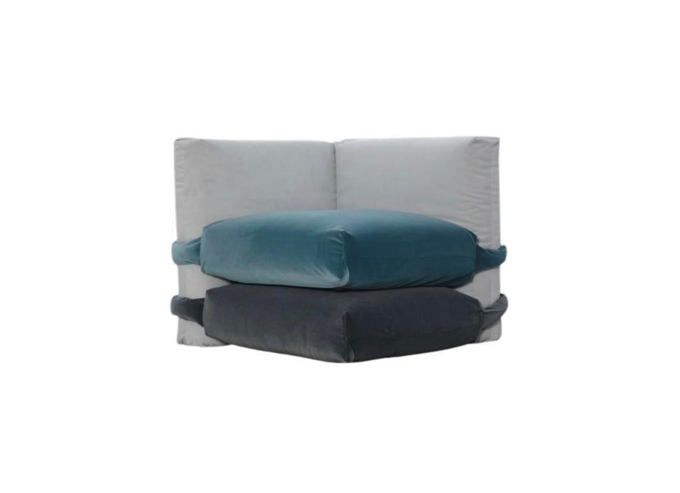 Iler Van Severen, Pillow Sofa, Maharam, Module central pour Bd Barcelone 

Le canapé modulaire Pillow de Muller Van Severen arrive chez BD. Initialement conçu par MVS pour les éditions KASSL, le canapé Pillow a été amélioré en un nouveau système