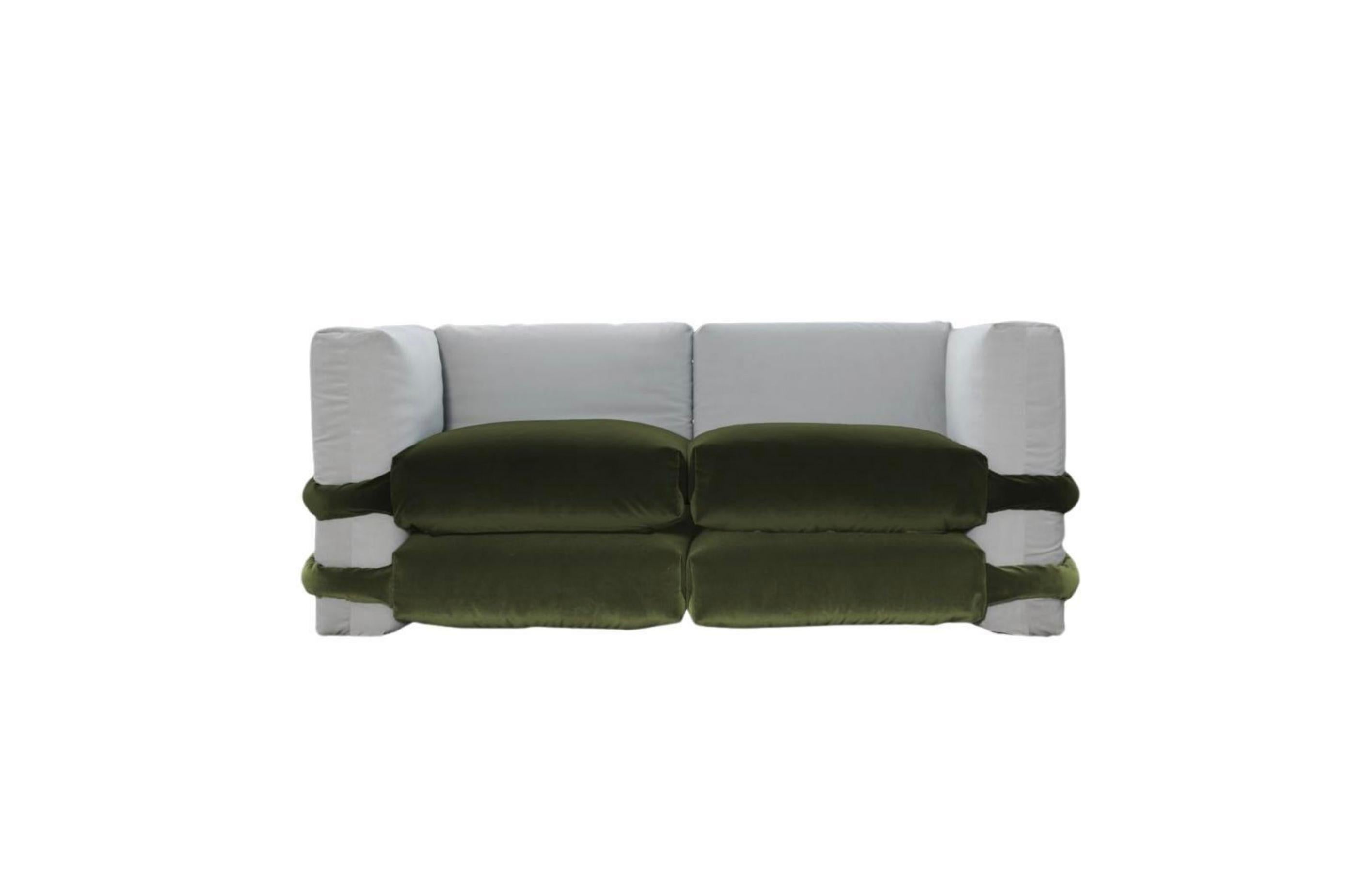 Muller Van Severen's Pillow Sofa Velvet Modular Sofa For Bd Barcelona 

Le canapé modulaire Pillow de Muller Van Severen arrive chez BD. Initialement conçu par MVS pour les éditions KASSL, le canapé Pillow a été amélioré en un nouveau système