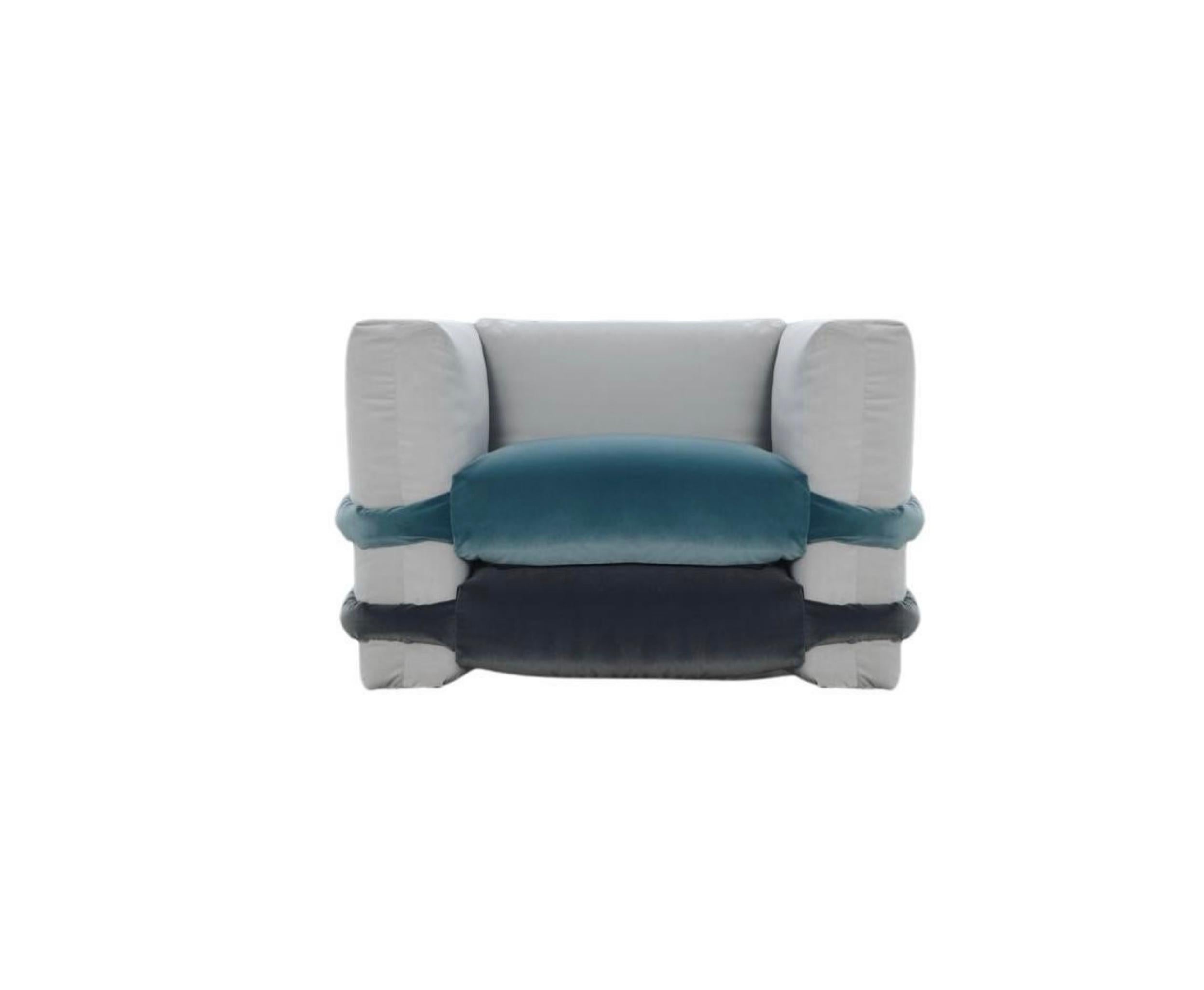 Muller Van Severen's Pillow Sofa Canapé en velours pour Bd Barcelona 

Le canapé modulaire Pillow de Muller Van Severen arrive chez BD. Initialement conçu par MVS pour les éditions KASSL, le canapé Pillow a été amélioré en un nouveau système ludique