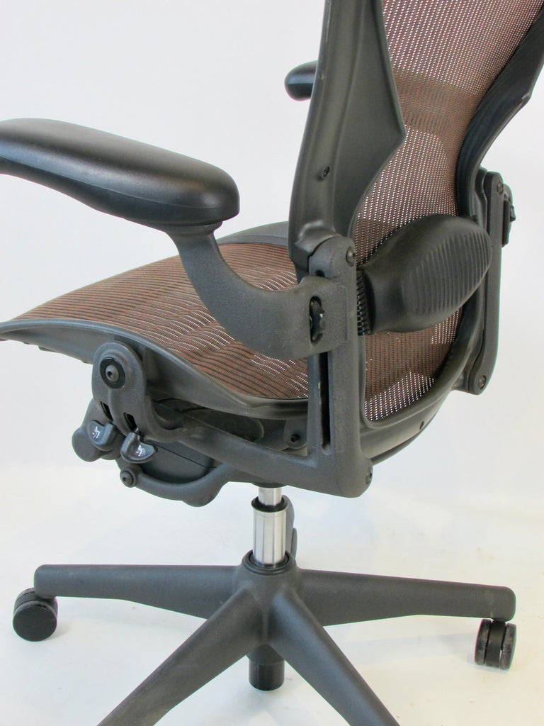 Multi Adjustable Tilt and Swivel Herman Miller Aeron Classic Office Desk Chair For Sale at 1stDibs