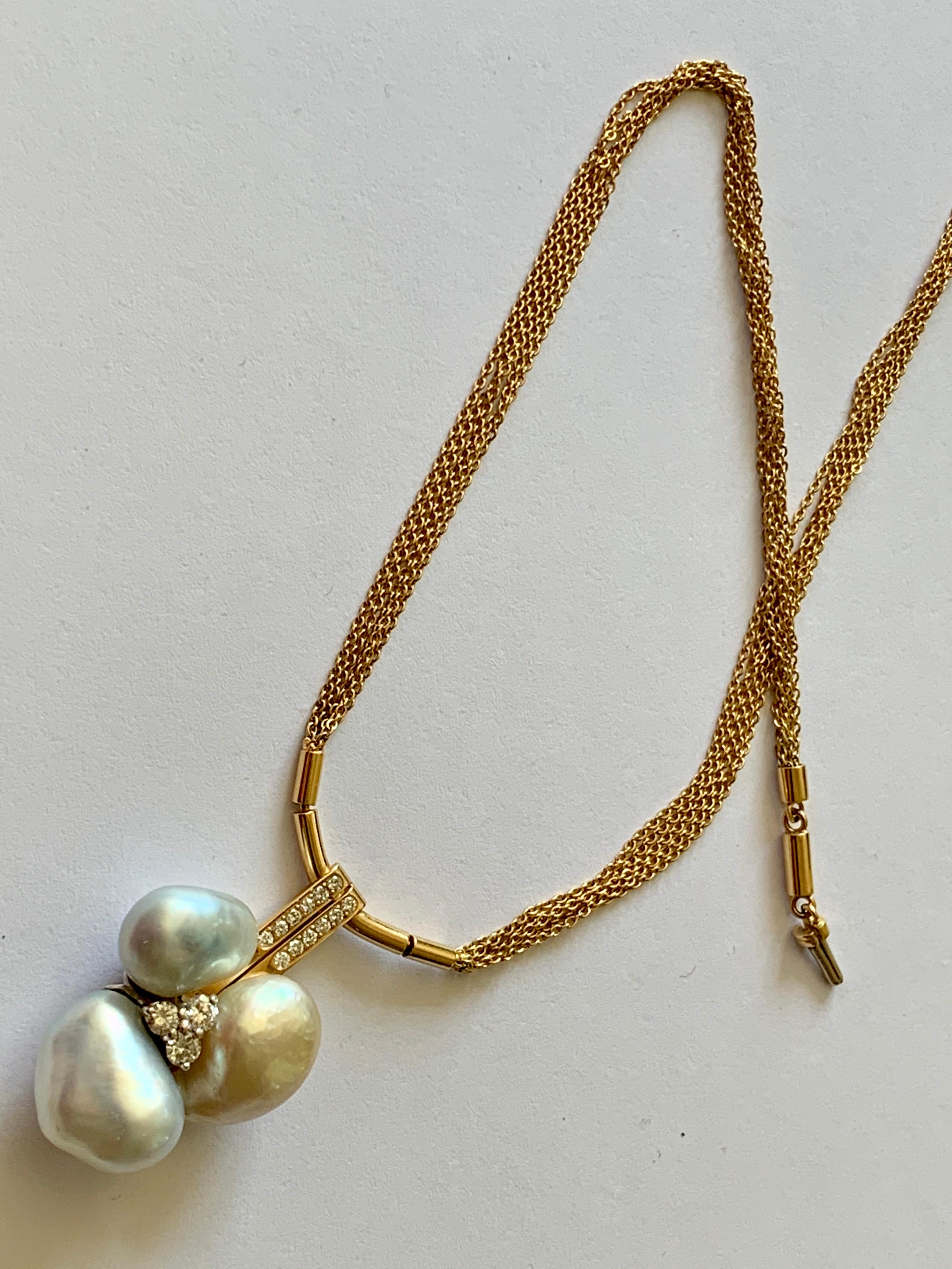 Collier à plusieurs chaînes avec pendentif avec diamants et perles baroques signé Binder Excellent état - En vente à Zurich, Zollstrasse
