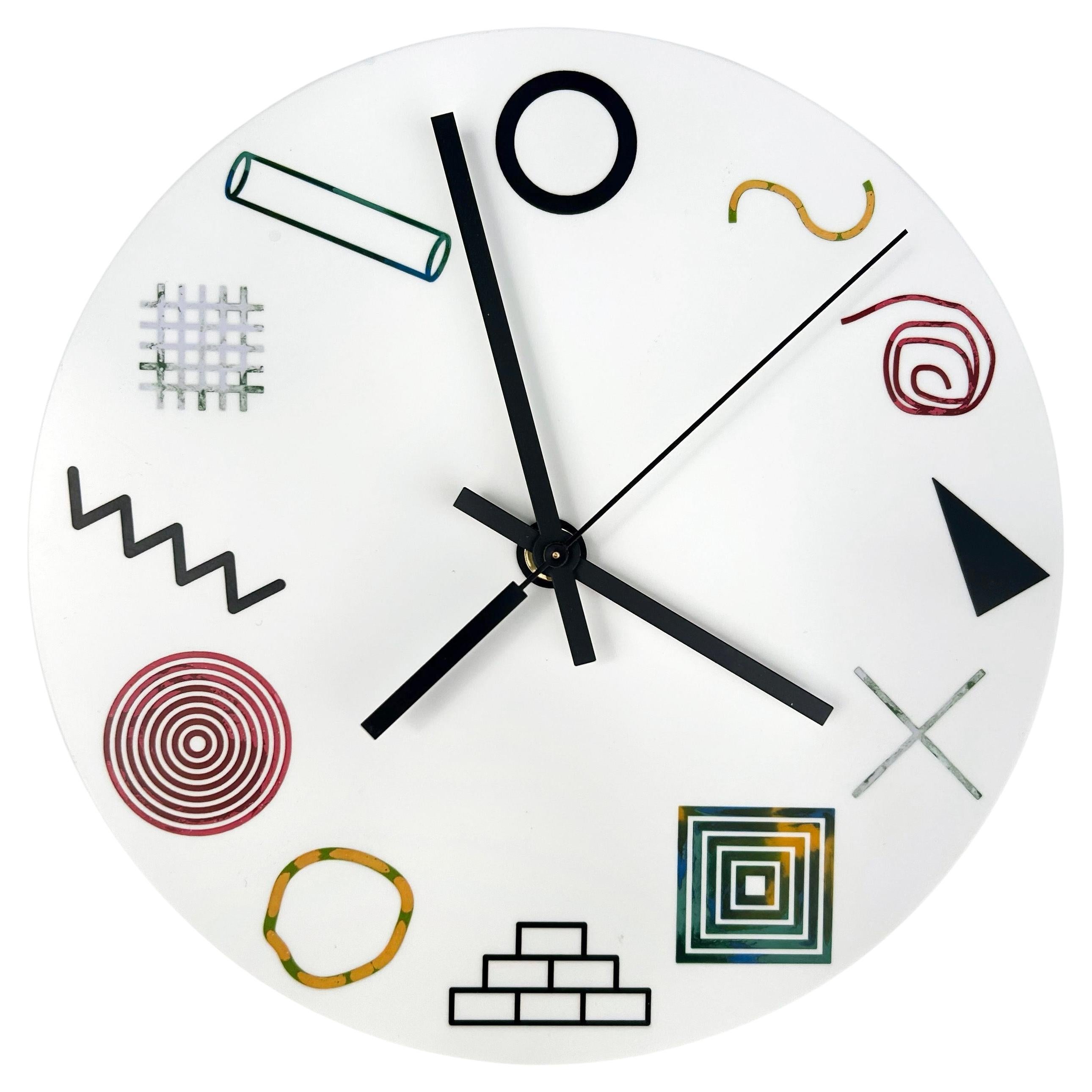 "MULTI-COLOR" Corian Wanduhr von Kim Mullis als Wilderness Bodies
