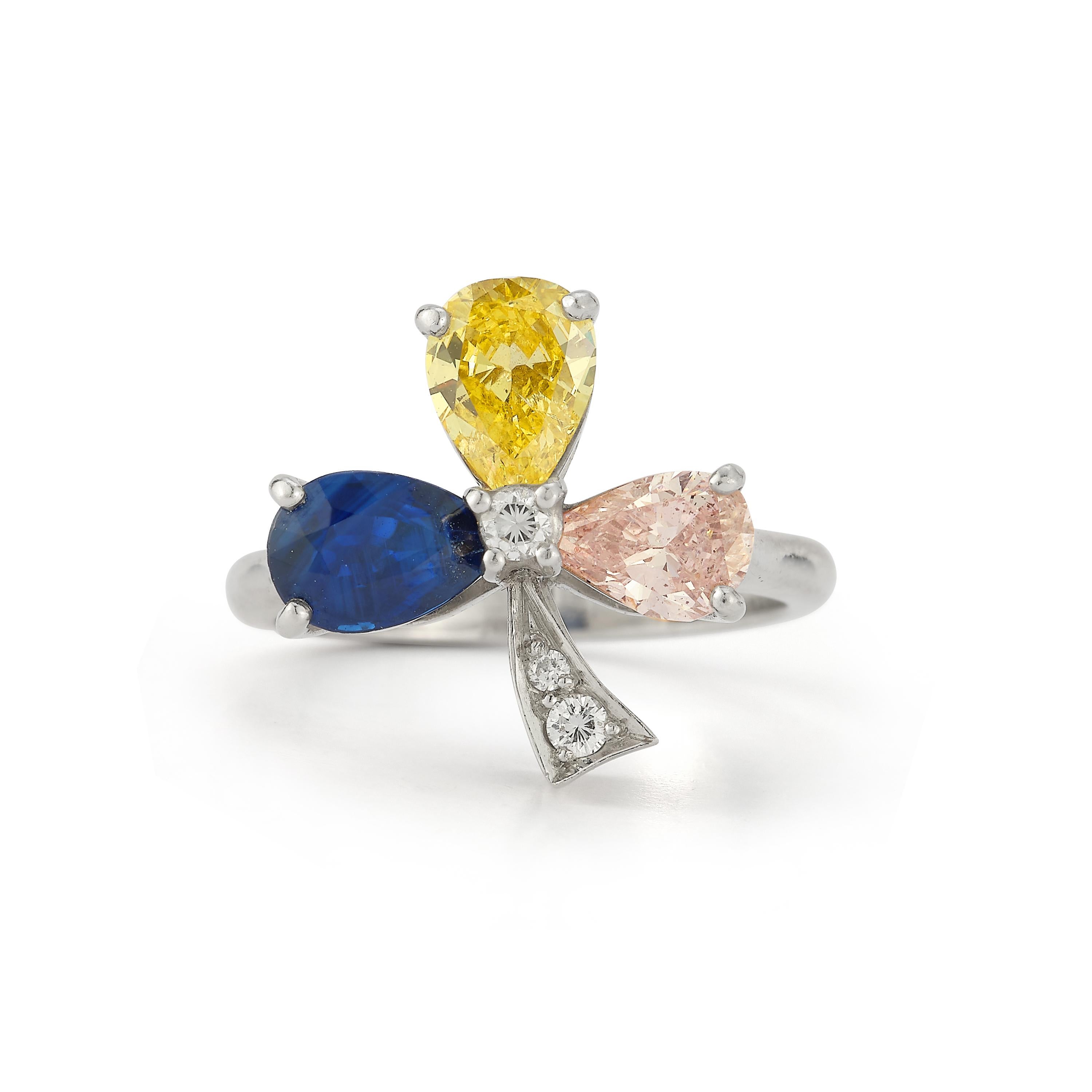 Multi Color Diamond & Sapphire Flower Ring In Excellent Condition For Sale In New York, NY