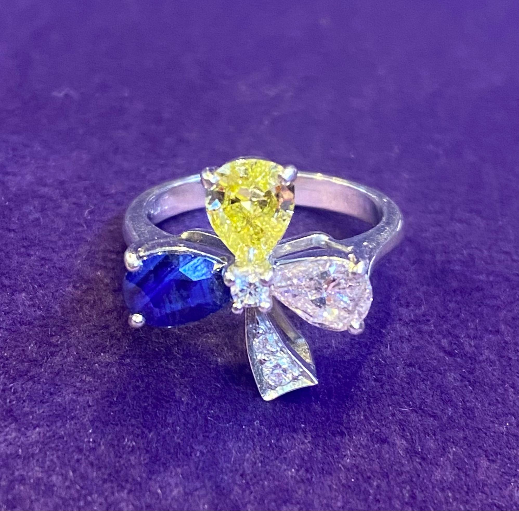 Bague fleur en diamants et saphirs multicolores en vente 2