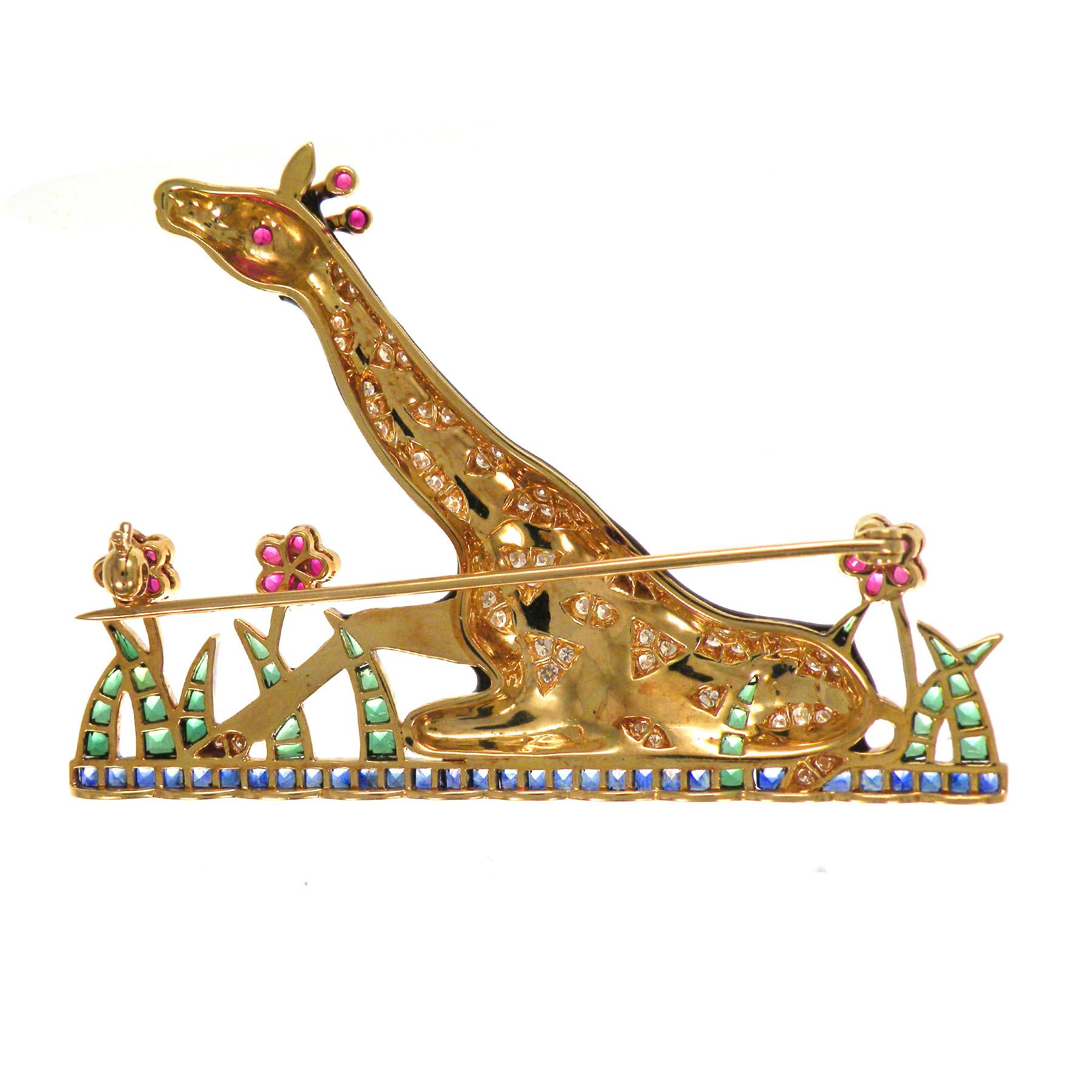 Giraffes are the gentle creatures with gracefully long necks 
and is said to stretch out onto the heavens. 
This brooch will give the owner the ability to reach opportunities 
that are not available to others.