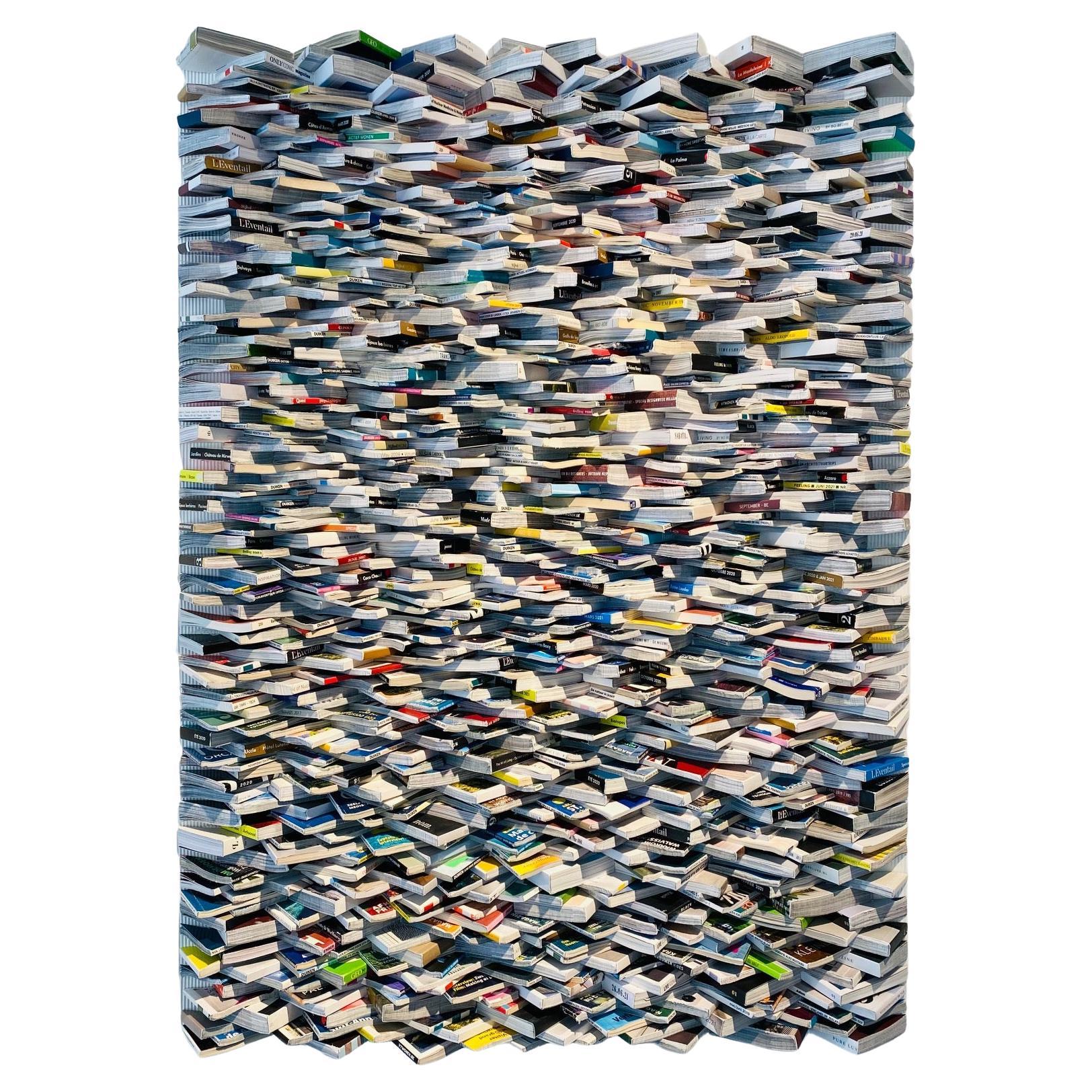 Multi Color Folded Magazine Pages Wandskulptur, Belgien, Contemporary (Belgisch) im Angebot