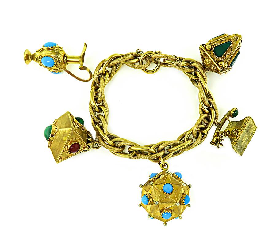 Multi Color Edelstein Gold Charm Armband im Zustand „Gut“ im Angebot in New York, NY