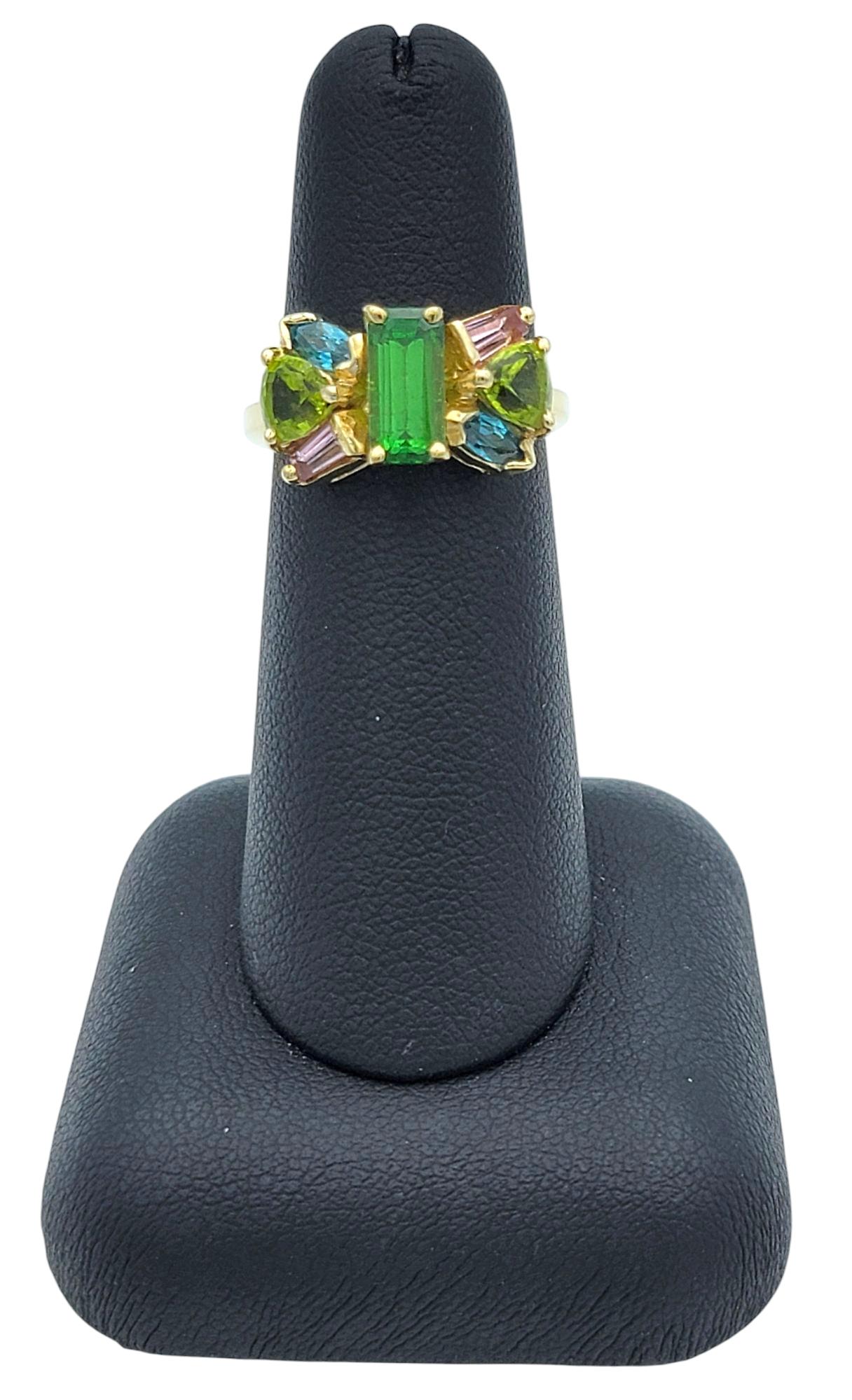 Anello a grappolo con gemme verdi, blu e rosa multicolore in oro giallo 14 carati in vendita 6