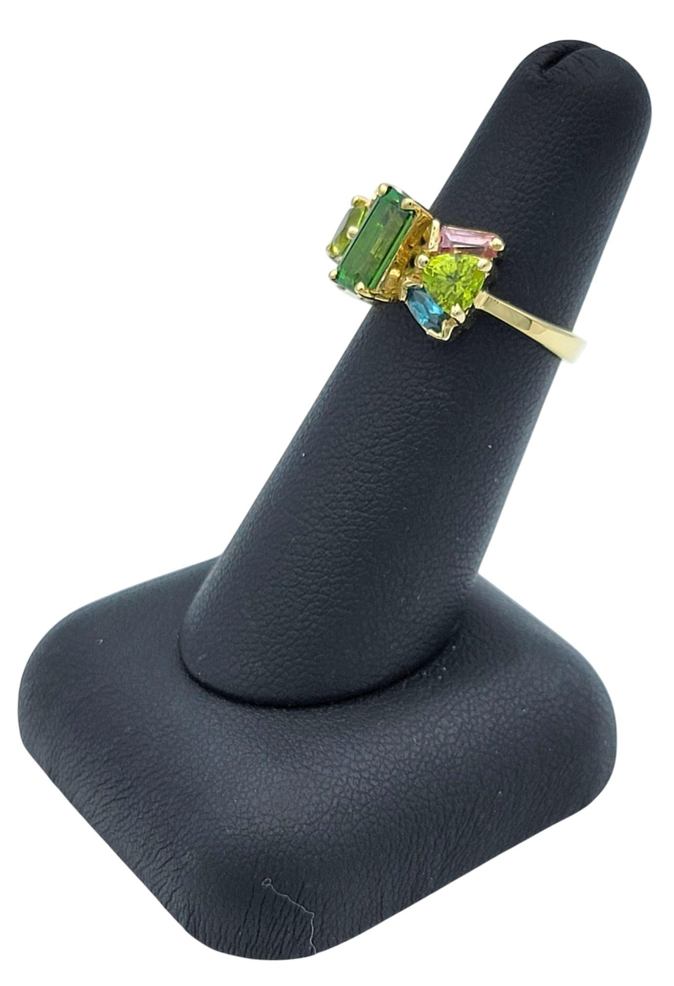 Anello a grappolo con gemme verdi, blu e rosa multicolore in oro giallo 14 carati in vendita 7