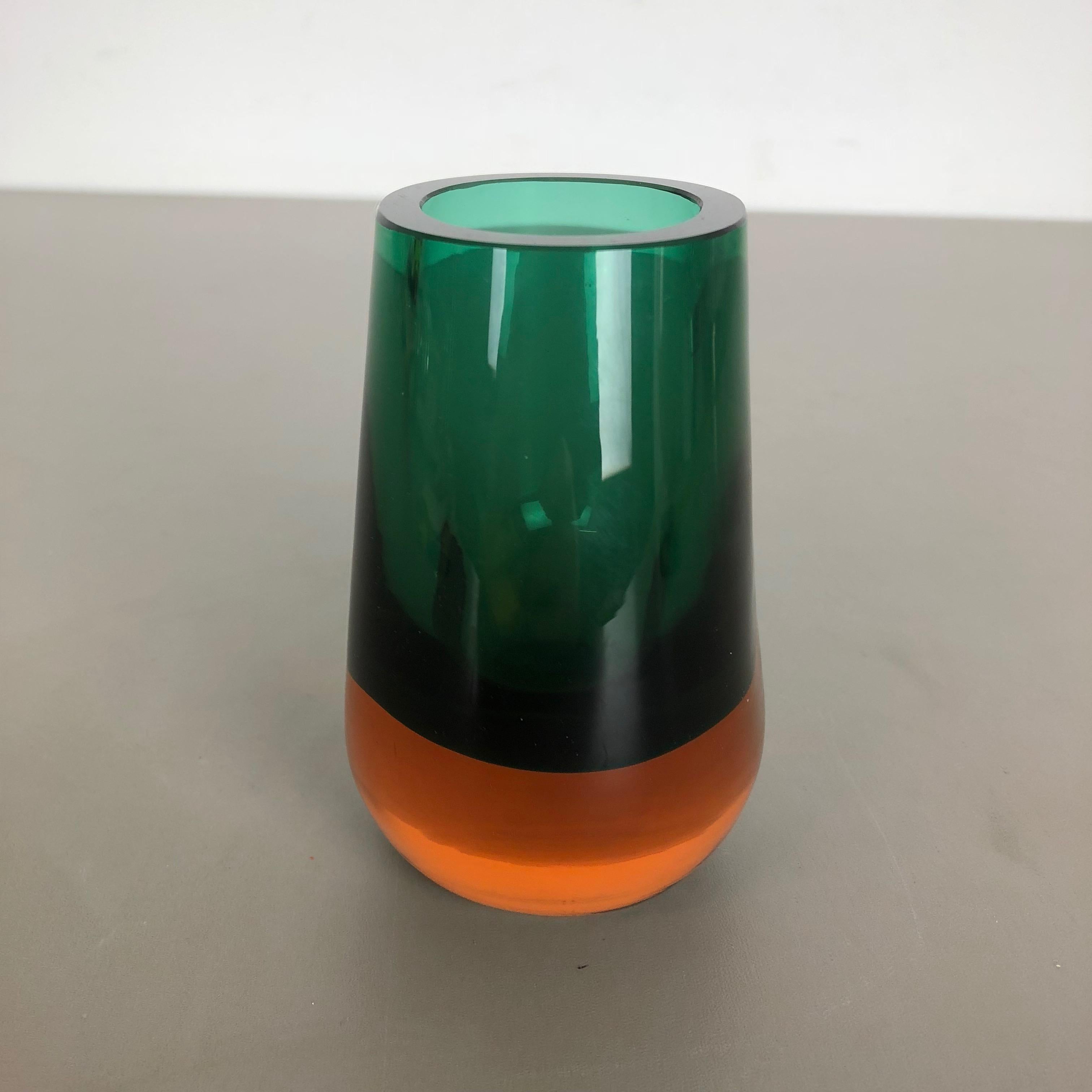 Mehrfarbige, schwere zweifarbige Sommerso-Objekt-Vase aus Muranoglas, Italien, 1970er Jahre im Angebot 4