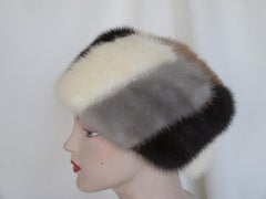 Cappello in pelliccia di visone multicolore