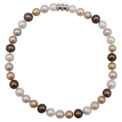 Multi color pearl neckalce