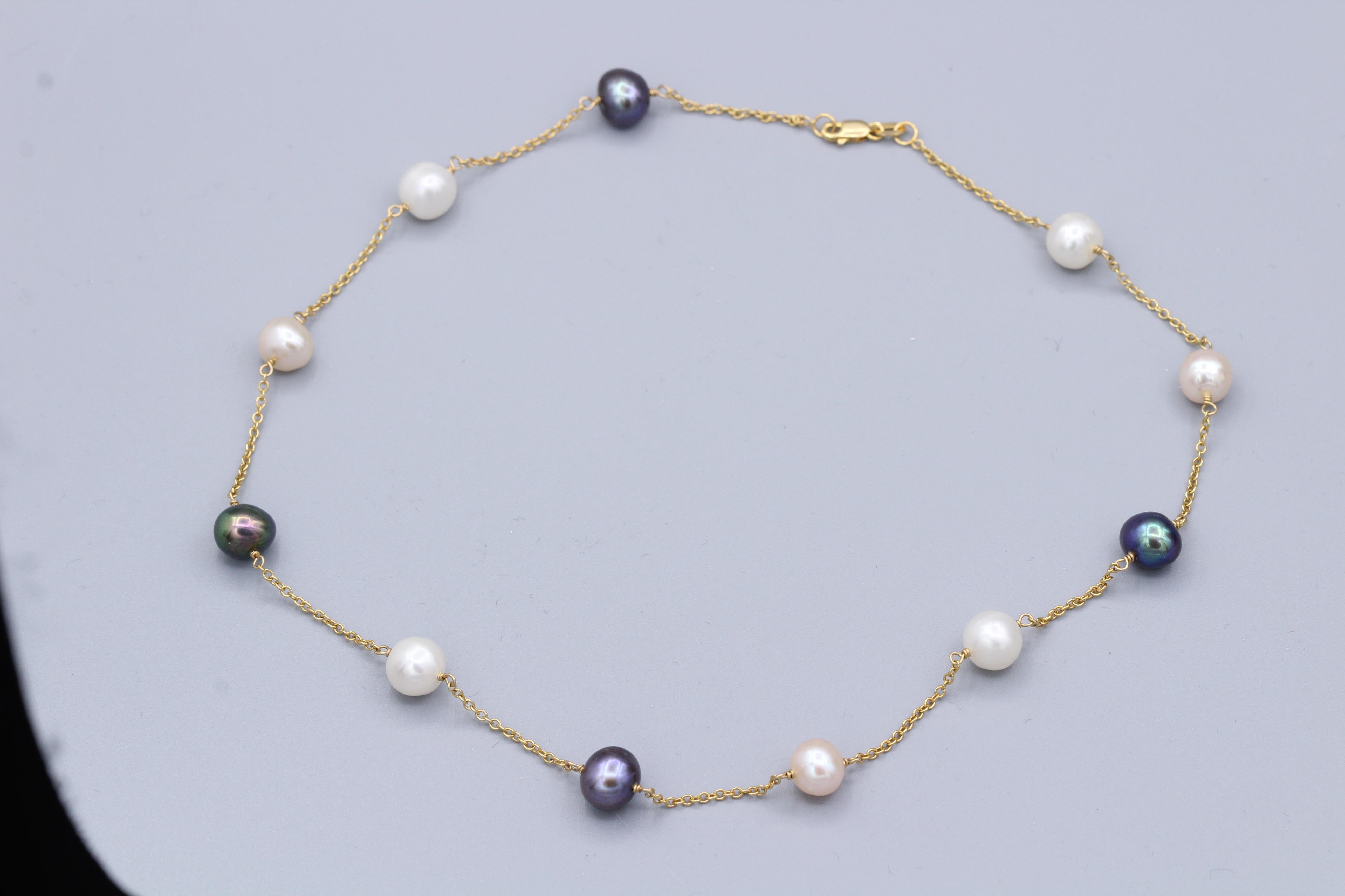 Taille ronde Collier de perles multicolores en or jaune 14 carats, style collier en fil de fer en vente