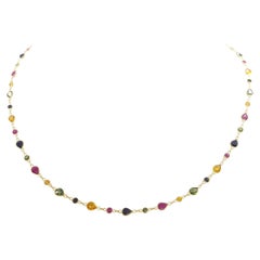 Mehrfarbige Saphir- und Rubin-Halskette aus 18 Karat Gold