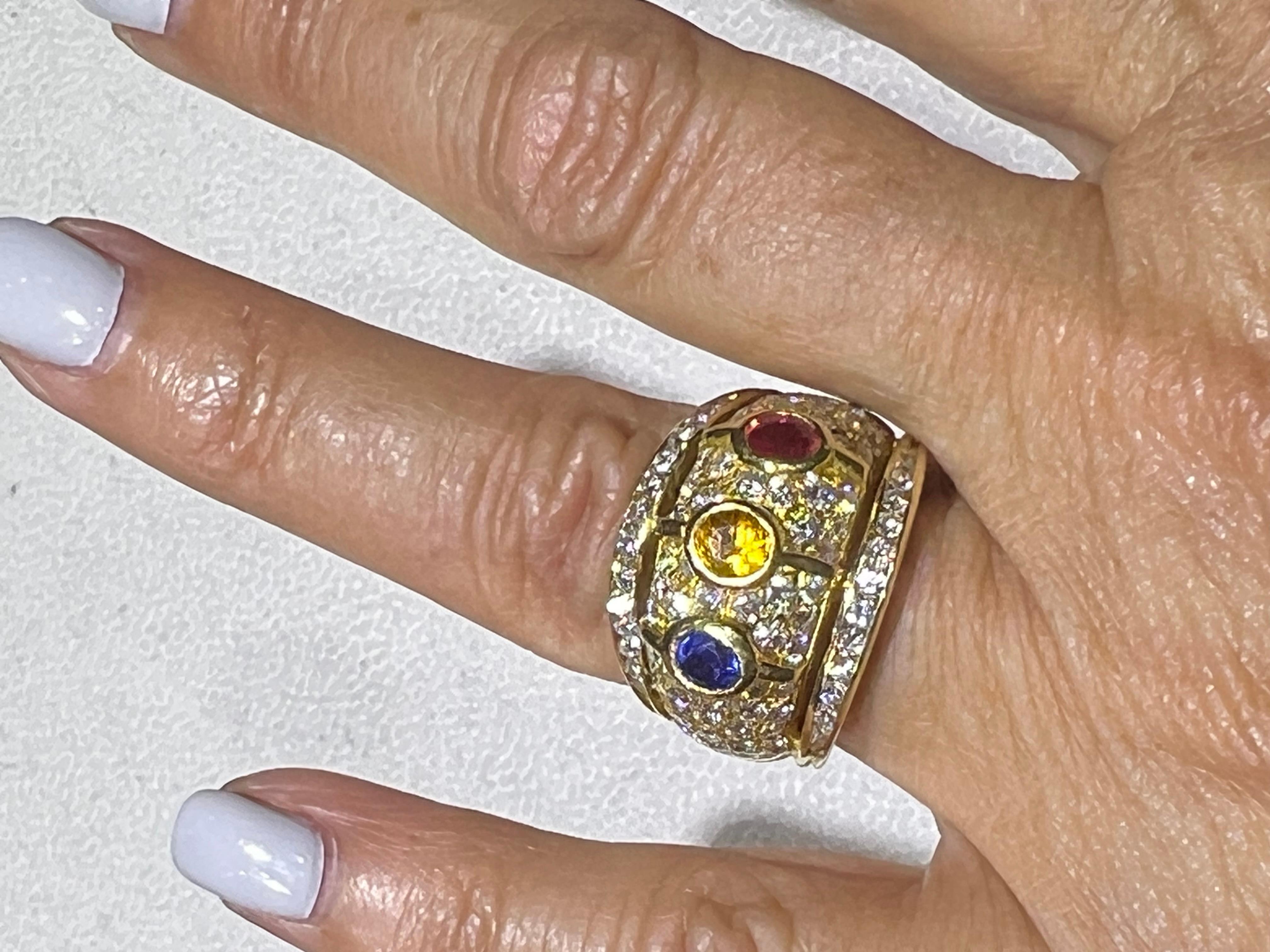 Anello da cocktail con zaffiro multicolore e diamanti in oro giallo 18 carati, circa anni '80 6