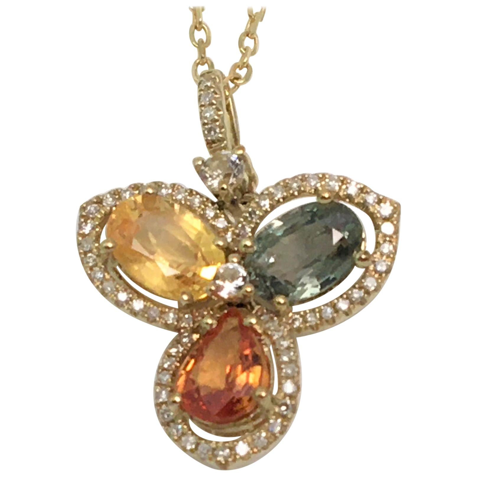 Collana di diamanti con zaffiro multicolore in vendita