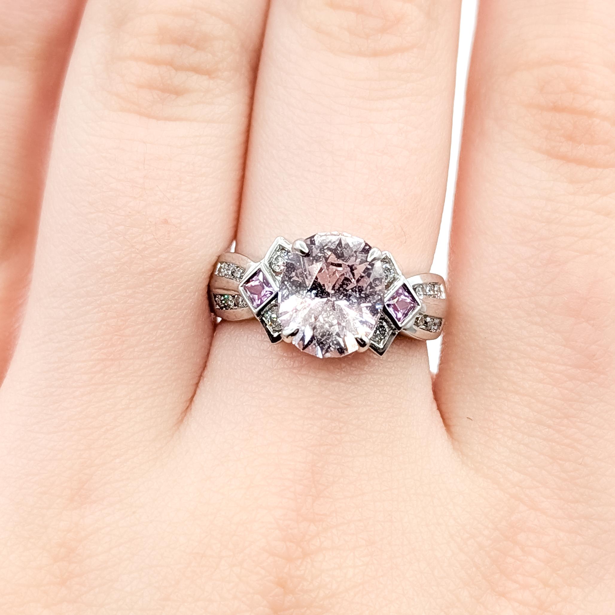 Donna Anello con zaffiro e diamante multicolore a 14 carati in vendita