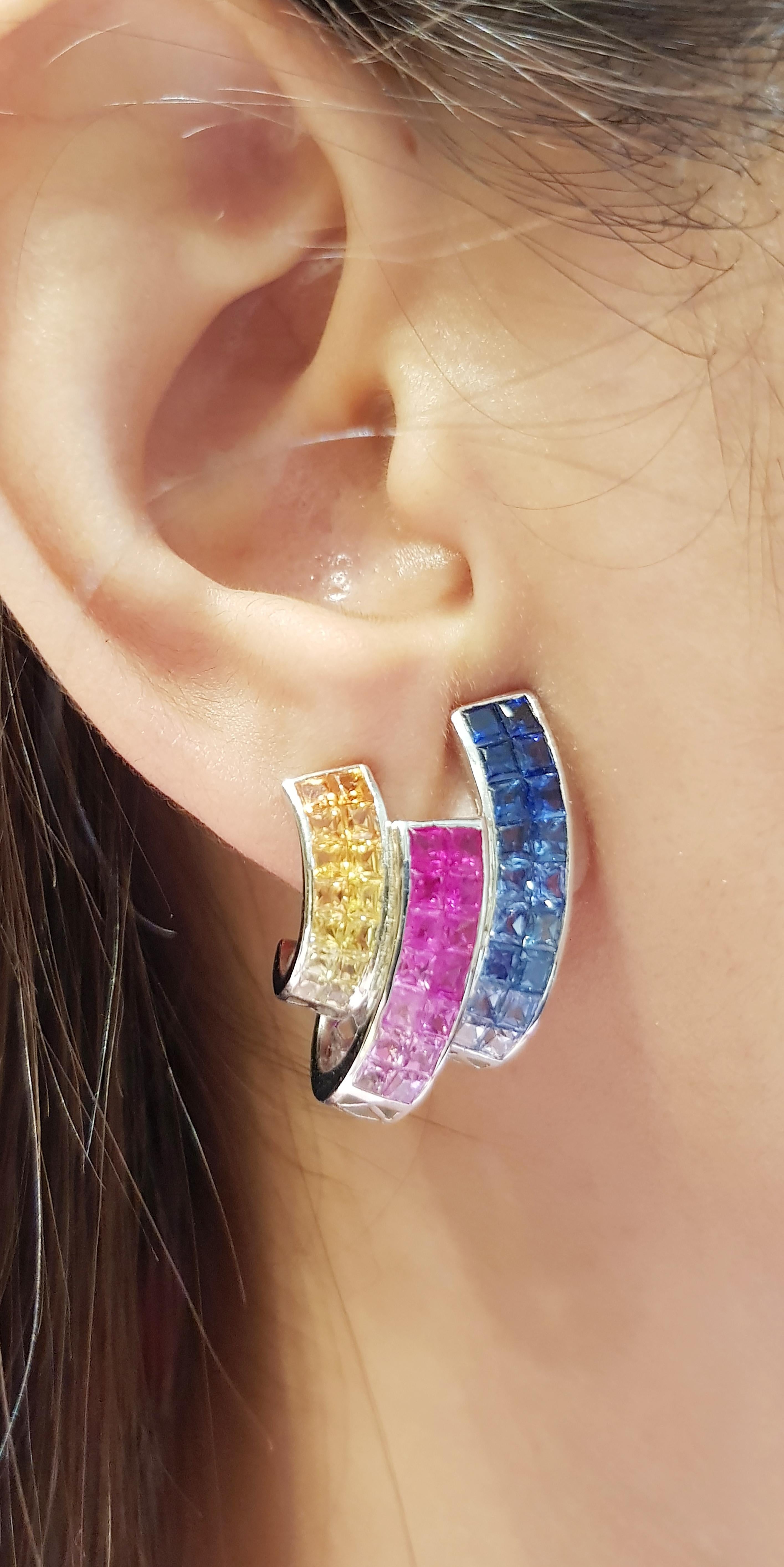 Regenbogenfarbener Saphir 10,06 Karat Ohrringe in 18 Karat Weißgoldfassung

Breite:  1.6 cm 
Länge: 2.5 cm
Gesamtgewicht: 14,51 Gramm

